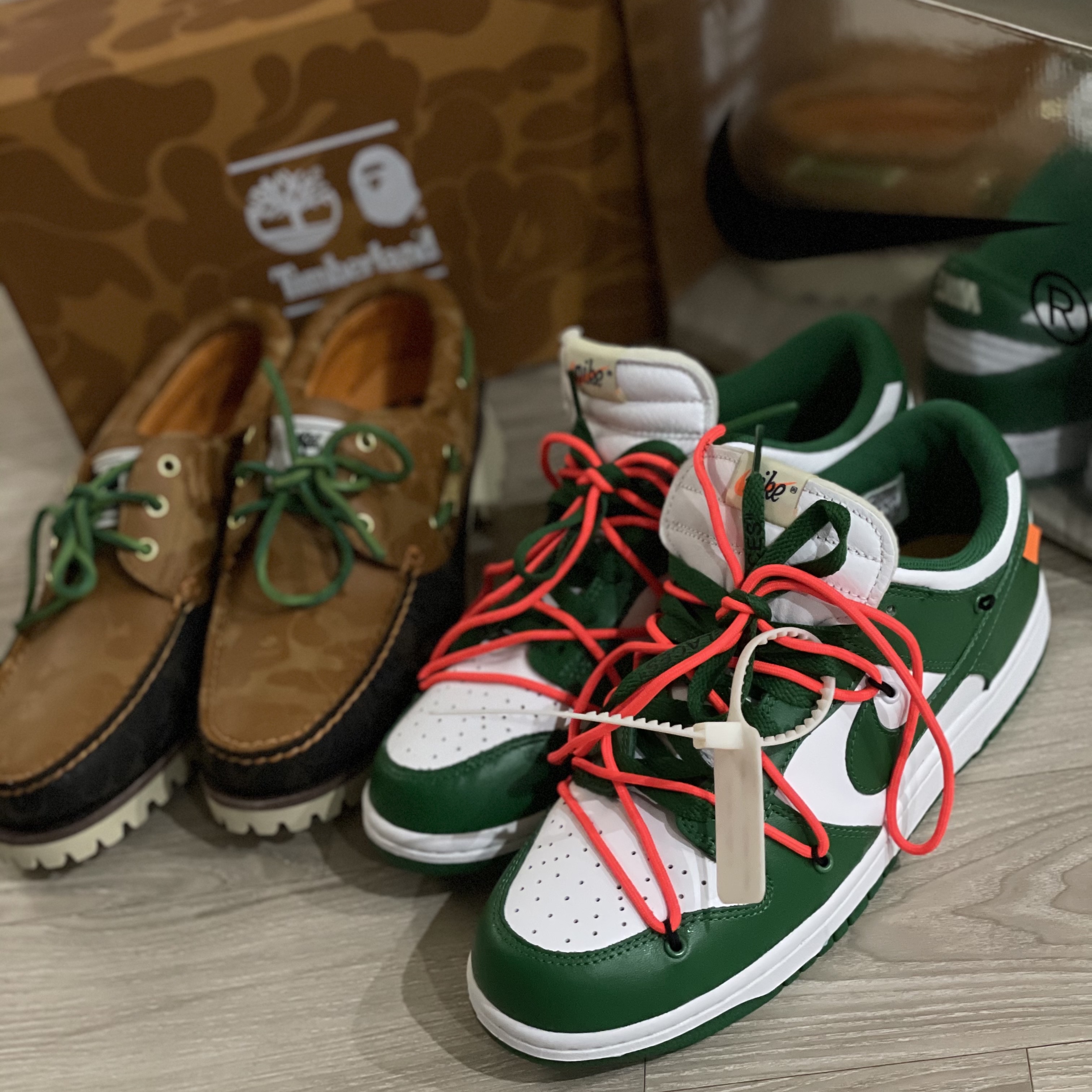 Nike x Off-White Dunk Low Pine Green, Timberland x BAPE Authentic 3-Eye Lug Wheat - Wide 착용 스타일