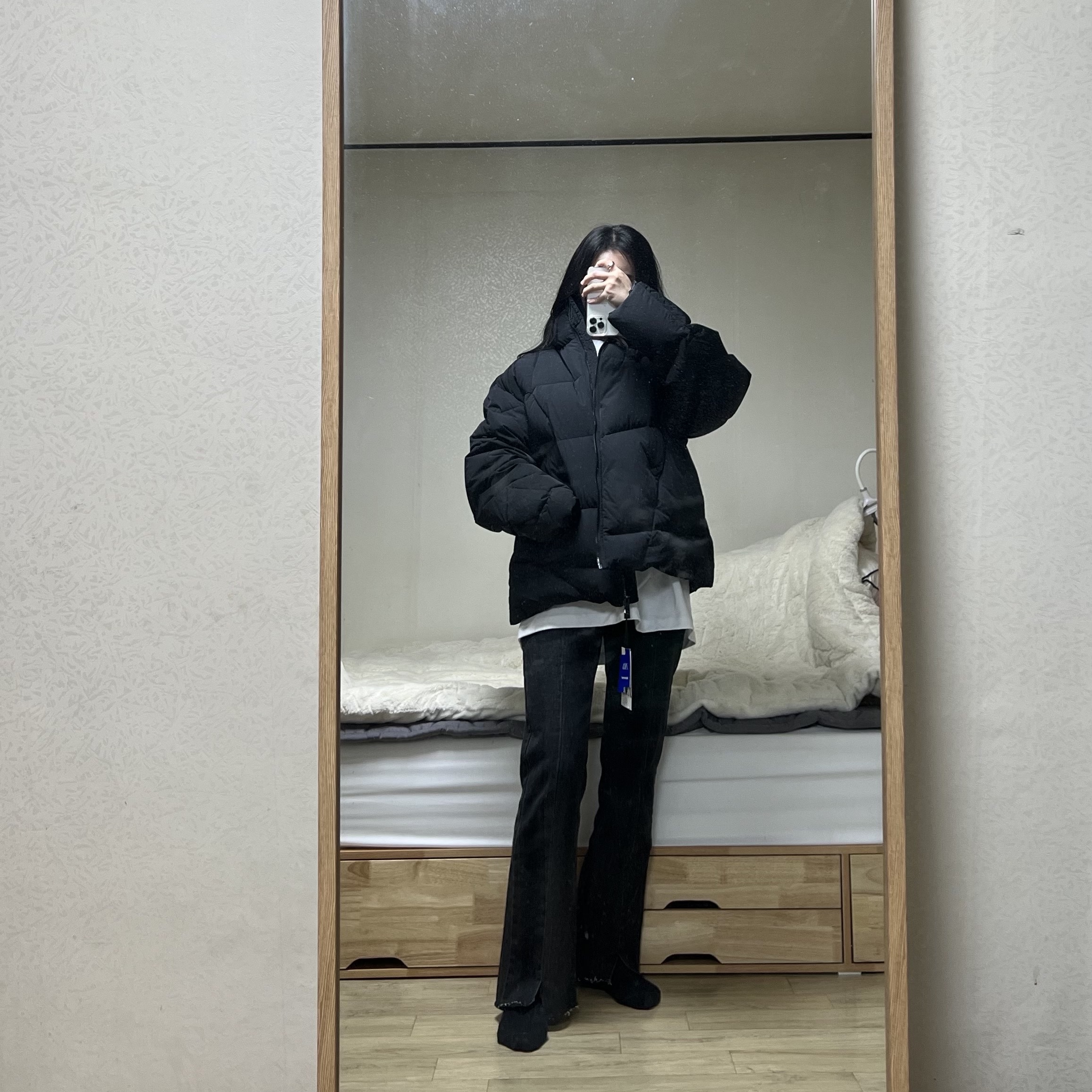 Zara x Ader Error Puffer Jacket Black 착용 스타일 - 3