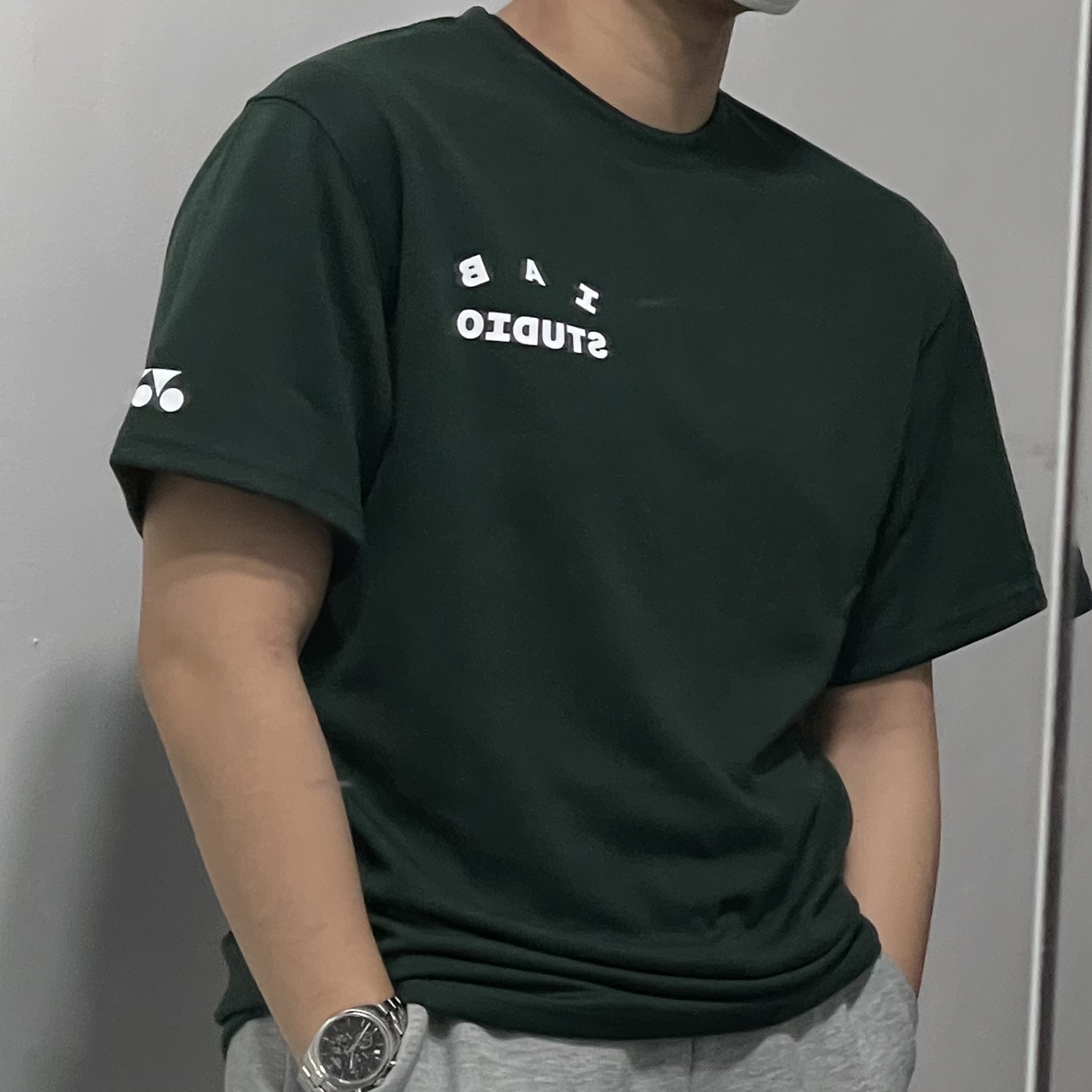 IAB Studio x Yonex T-Shirt Green 착용 스타일 - 1