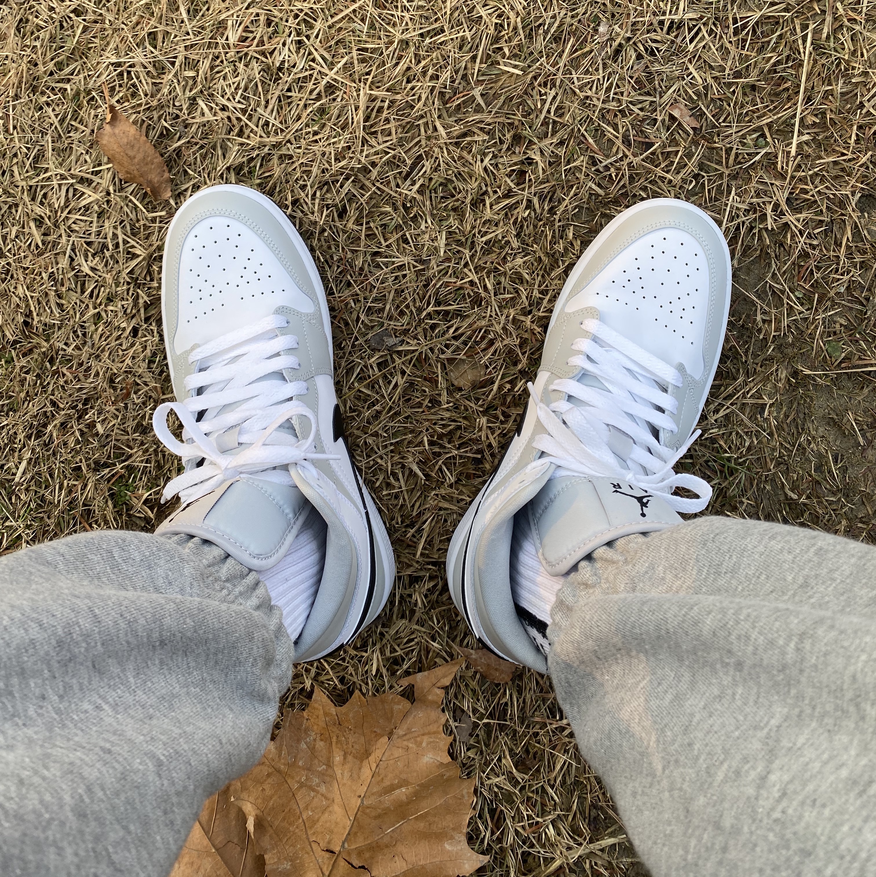 (W) Jordan 1 Mid Grey Fog 착용 스타일