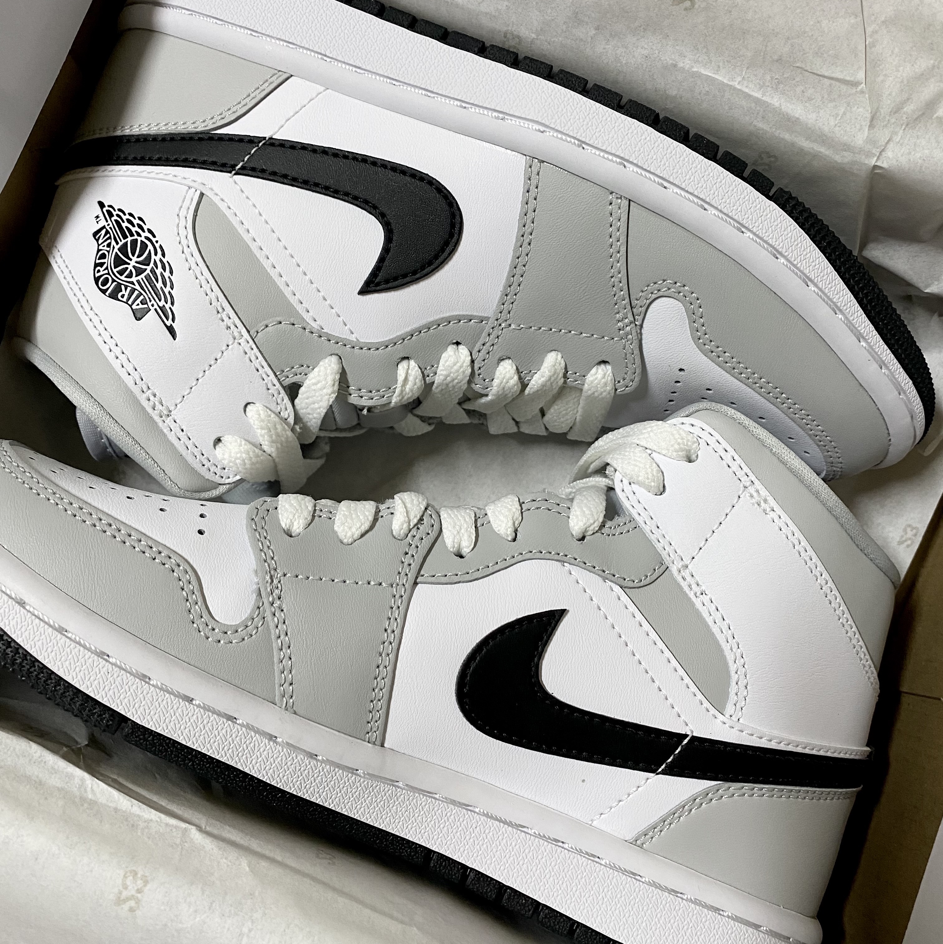(W) Jordan 1 Mid Grey Fog 착용 스타일