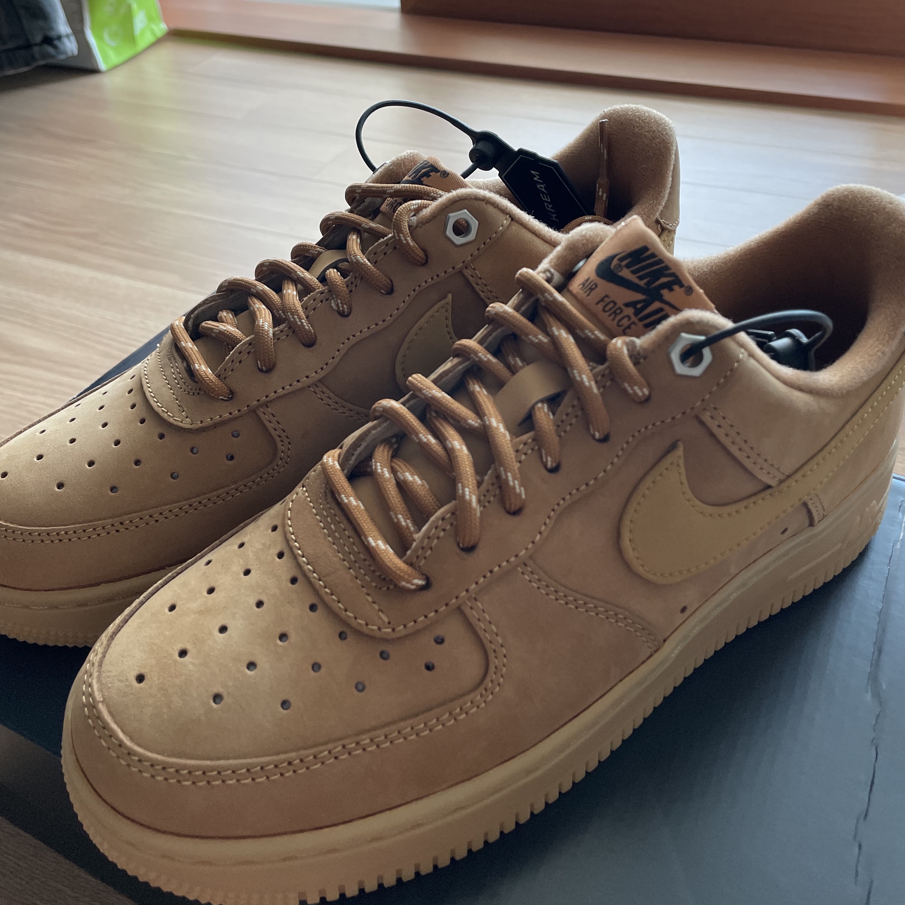 Nike Air Force 1 '07 WB Flax 착용 스타일 - 3