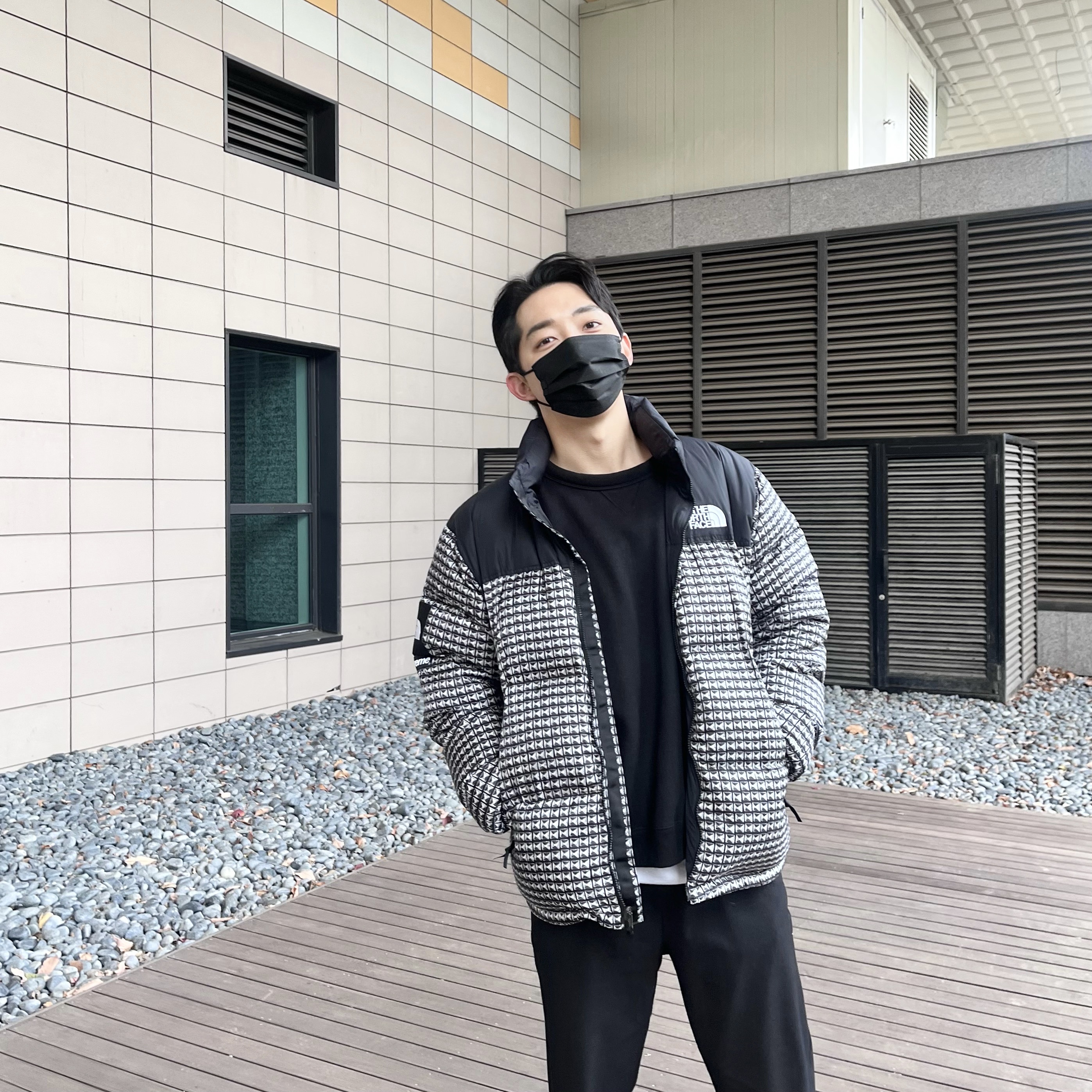 Supreme x The North Face Studded Nuptse Jacket Black - 21SS, Acne Studios Fonbar Face Crewneck Sweatshirt Black 착용 스타일