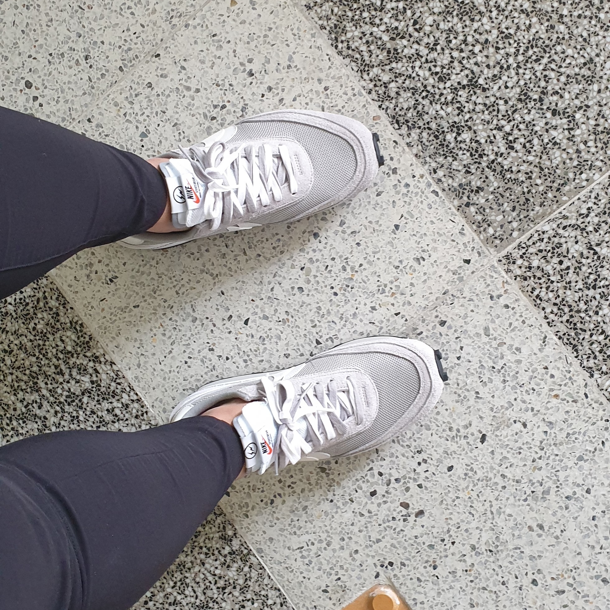 Nike x Sacai x Fragment LDWaffle Light Smoke Grey 착용 스타일 - 1