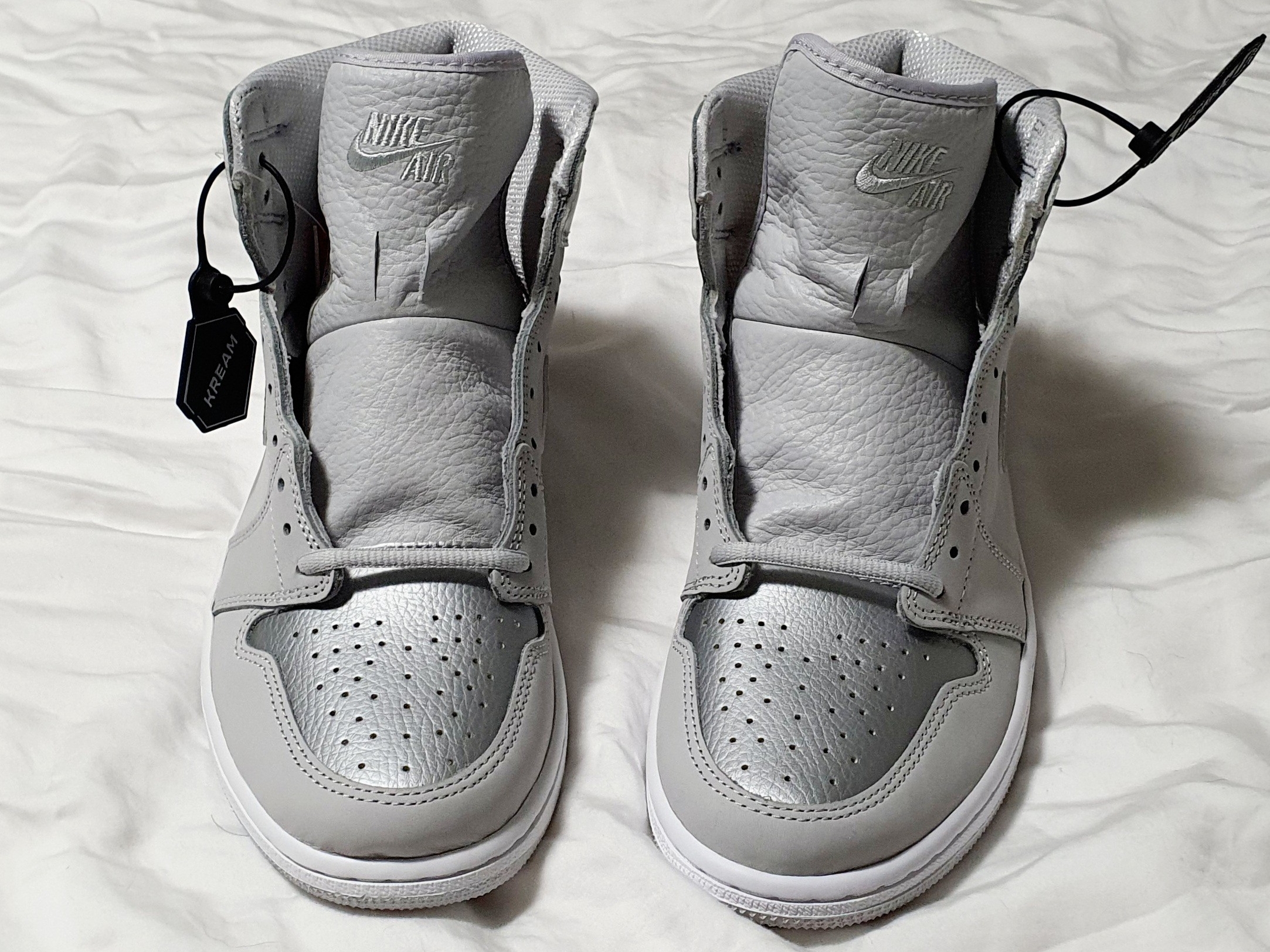 Jordan 1 Retro High OG CO.JP Neutral Grey 착용 스타일 - 4