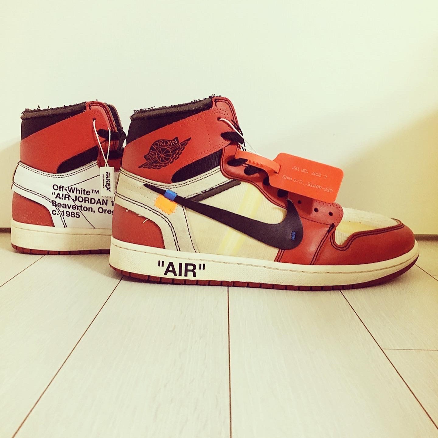 Jordan 1 x Off-White Retro High Chicago The Ten 착용 스타일 - 1