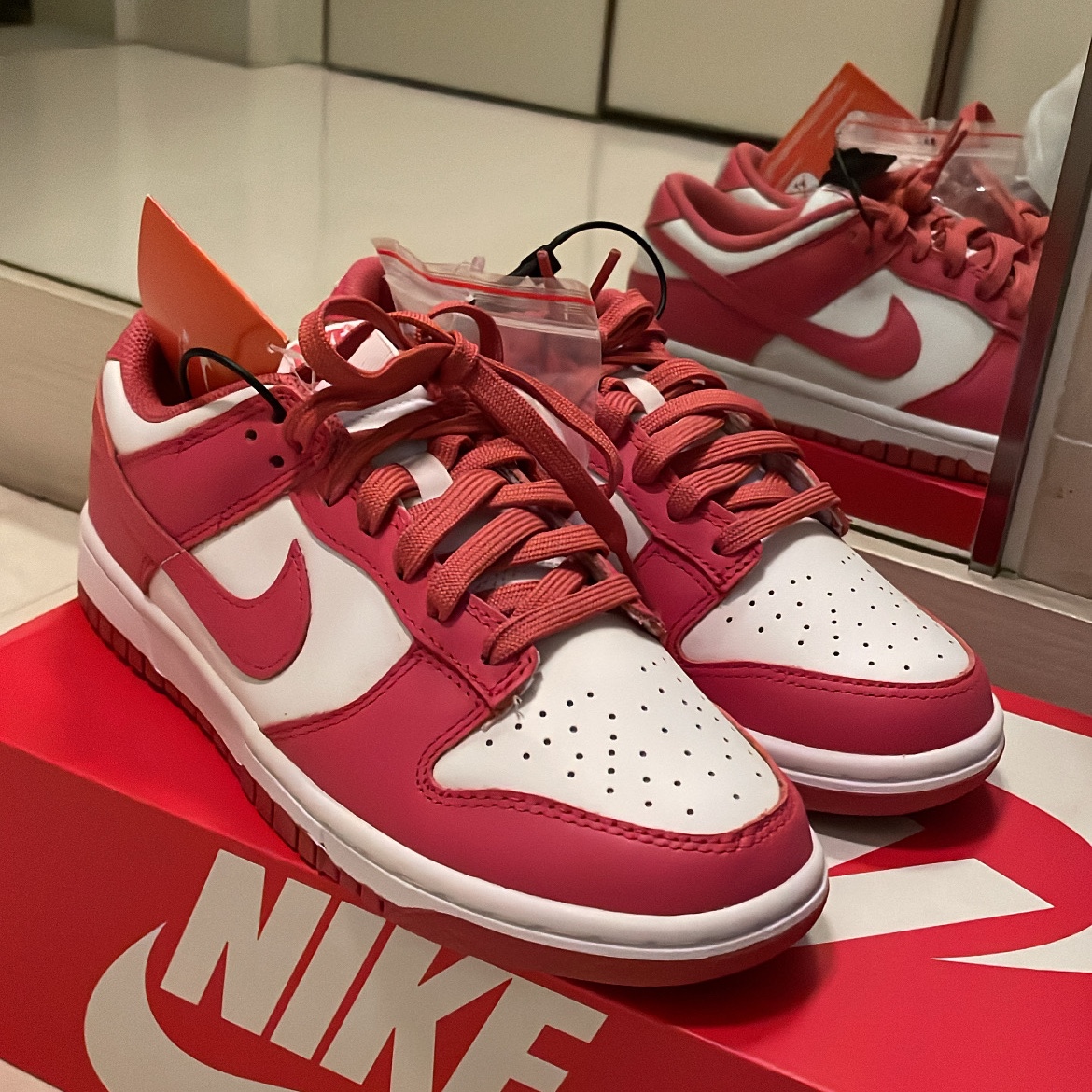 (W) Nike Dunk Low Archeo Pink 착용 스타일 - 2