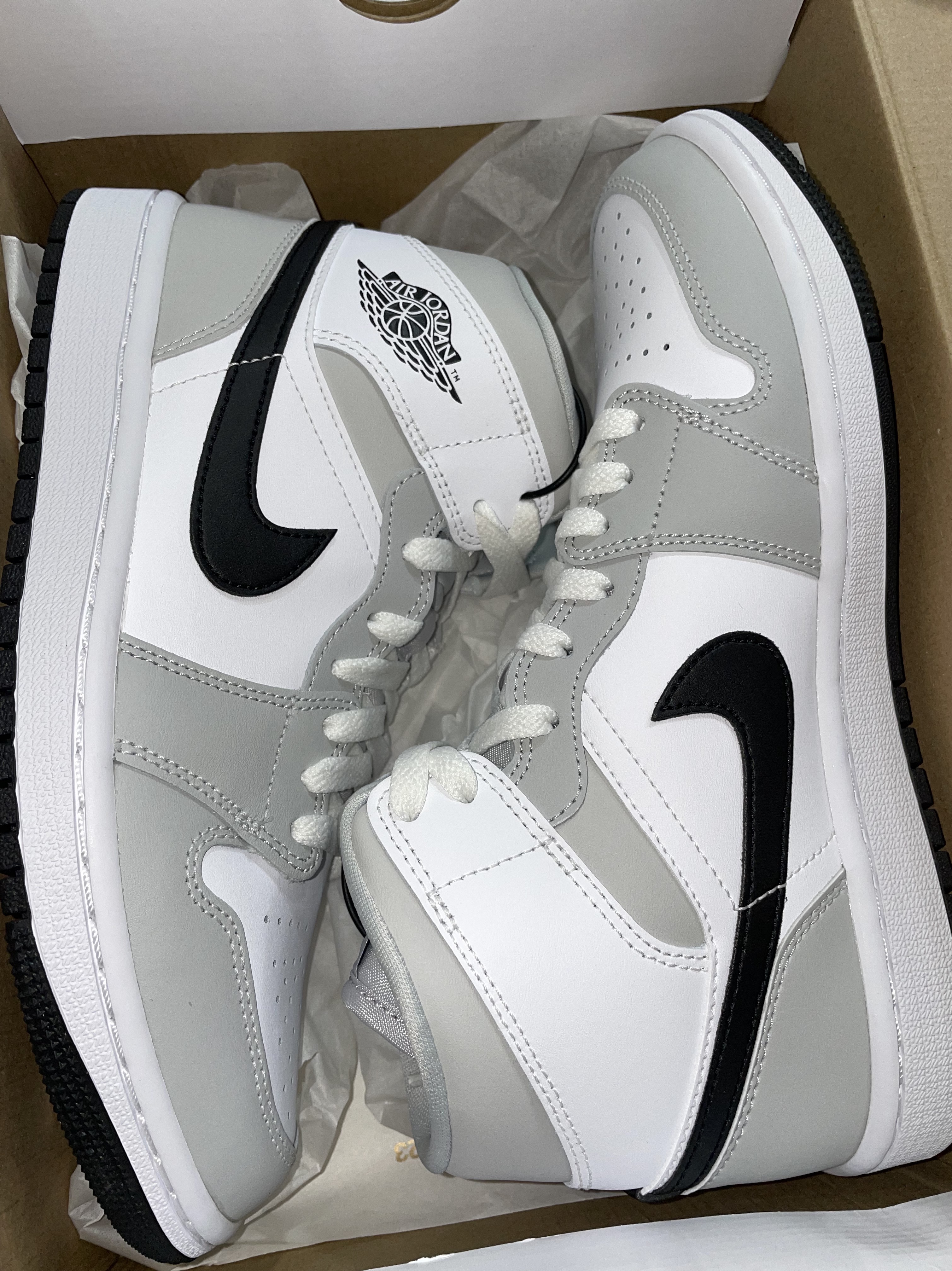 (W) Jordan 1 Mid Grey Fog 착용 스타일