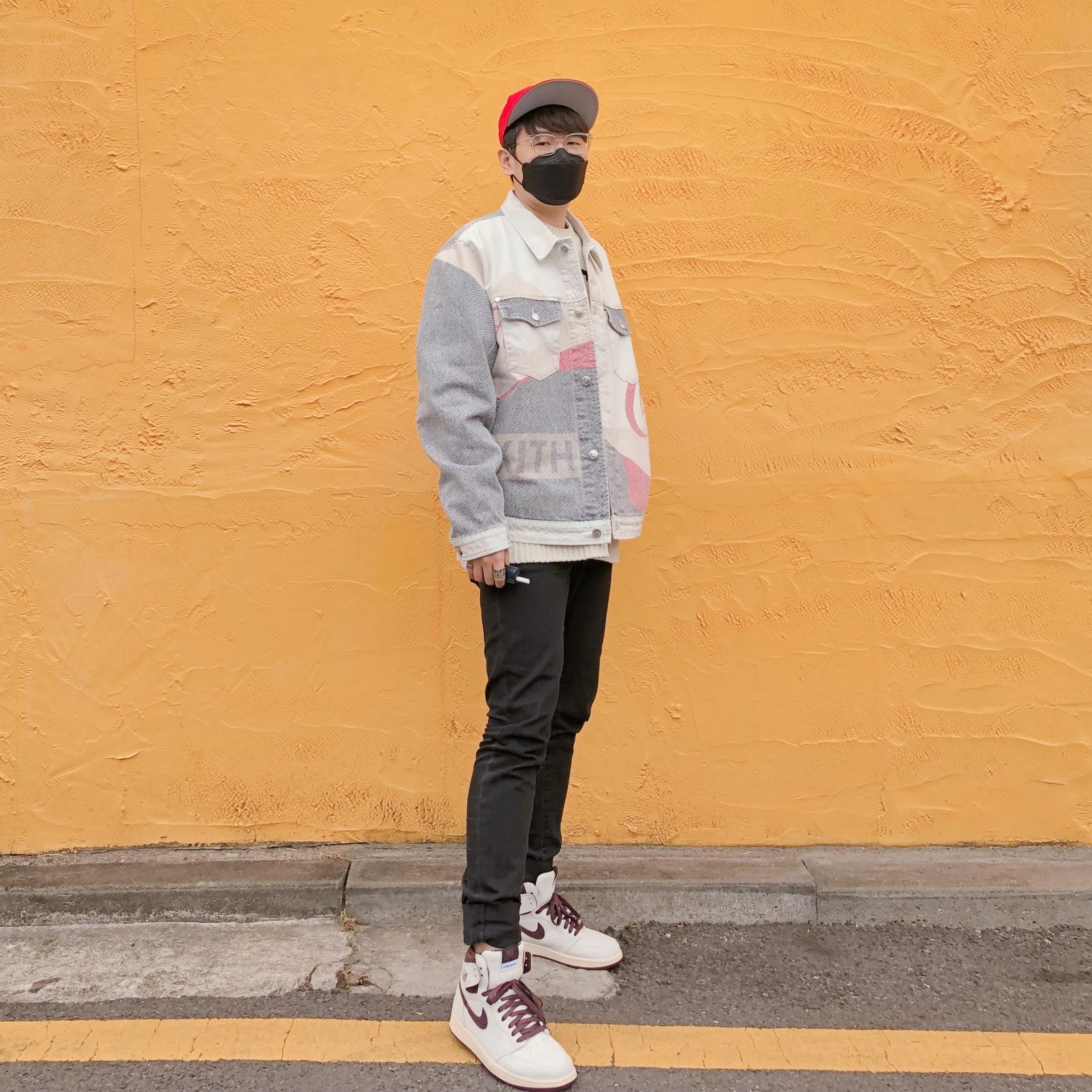 Jordan 1 x A Ma Maniere Retro High OG SP Sail and Burgundy 착용 스타일