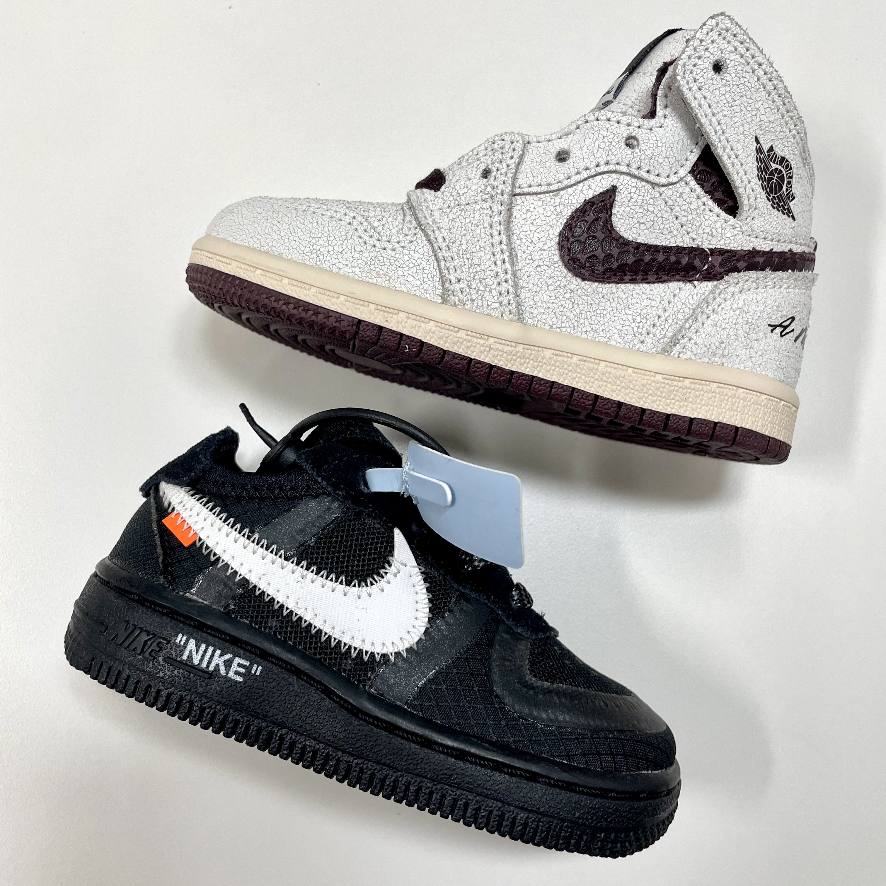 (TD) Jordan 1 x A Ma Maniere Retro High OG SP Burgundy and Sail, (TD) Nike x Off-White Air Force 1 Low Black White 착용 스타일