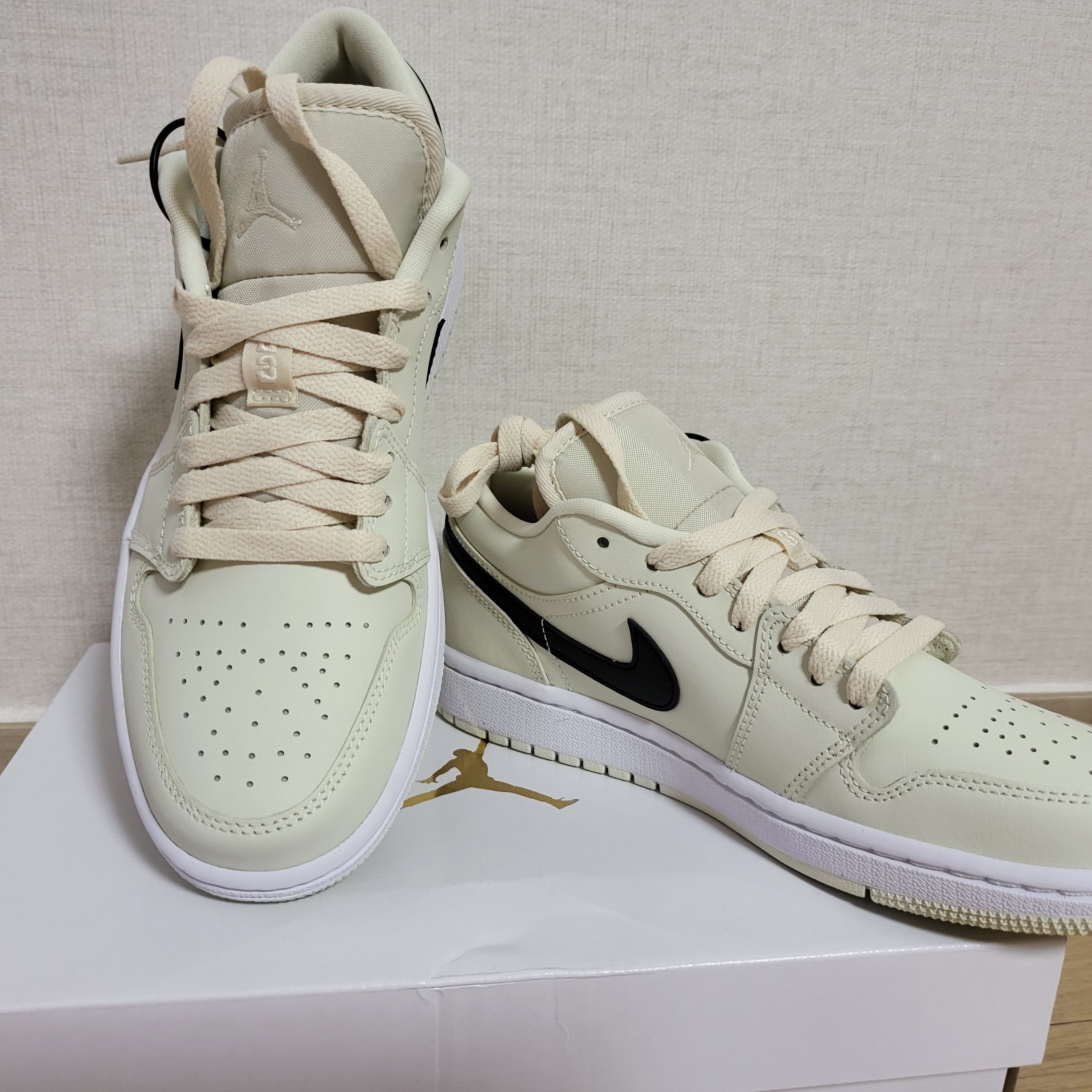(W) Jordan 1 Low Coconut Milk 착용 스타일 - 2