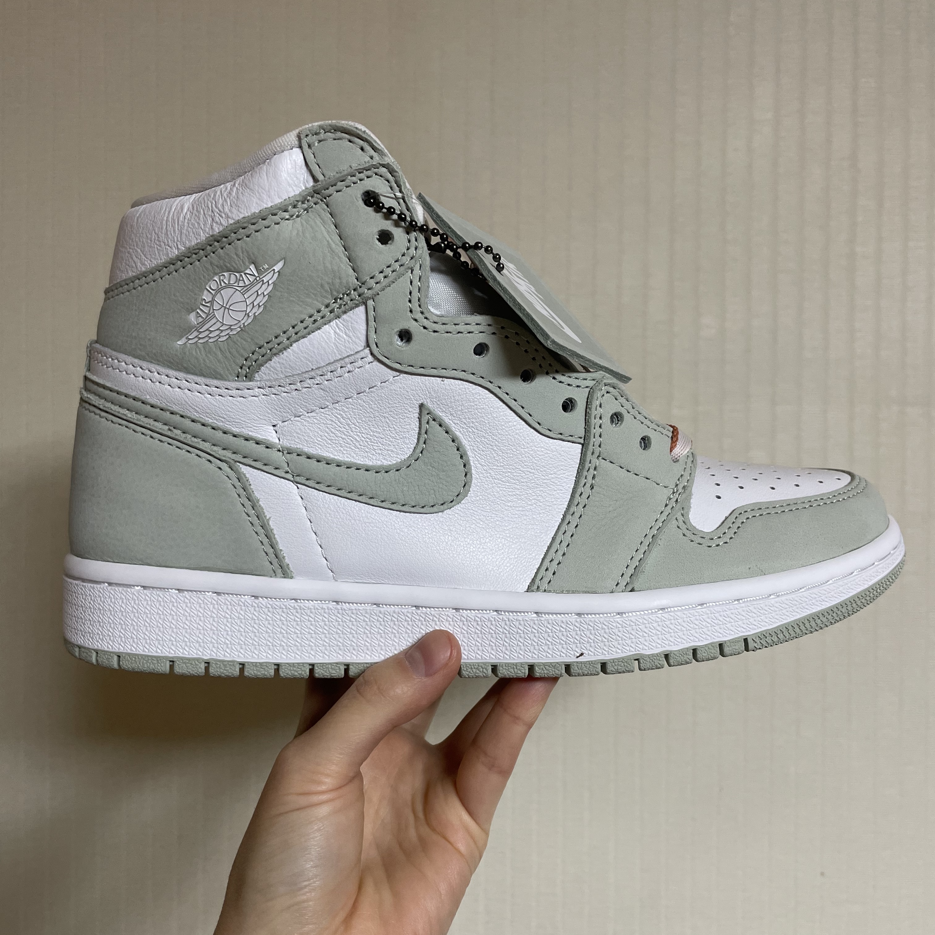 (W) Jordan 1 Retro High OG Seafoam 착용 스타일 - 2