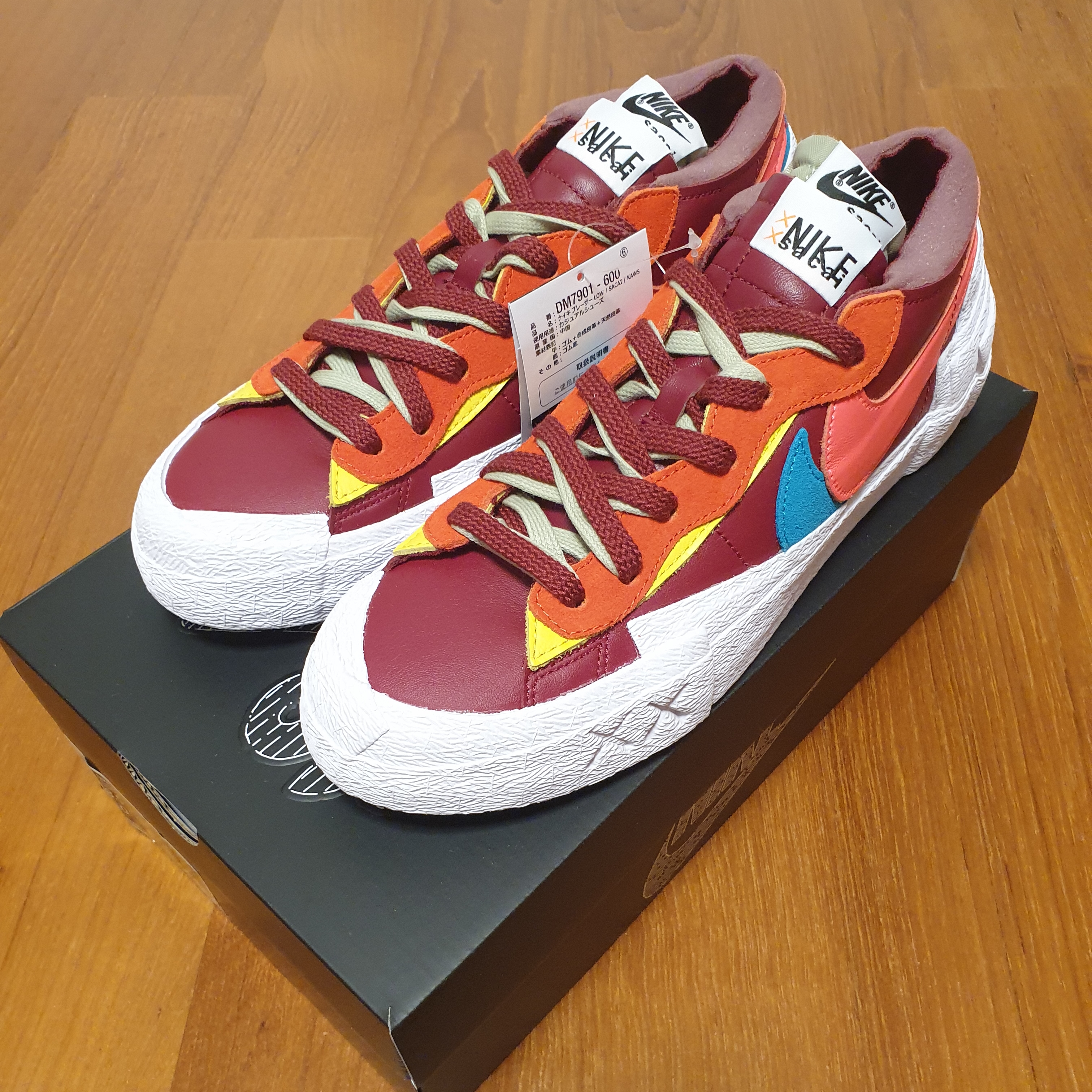 Nike x Sacai x Kaws Blazer Low Team Red 착용 스타일 - 3