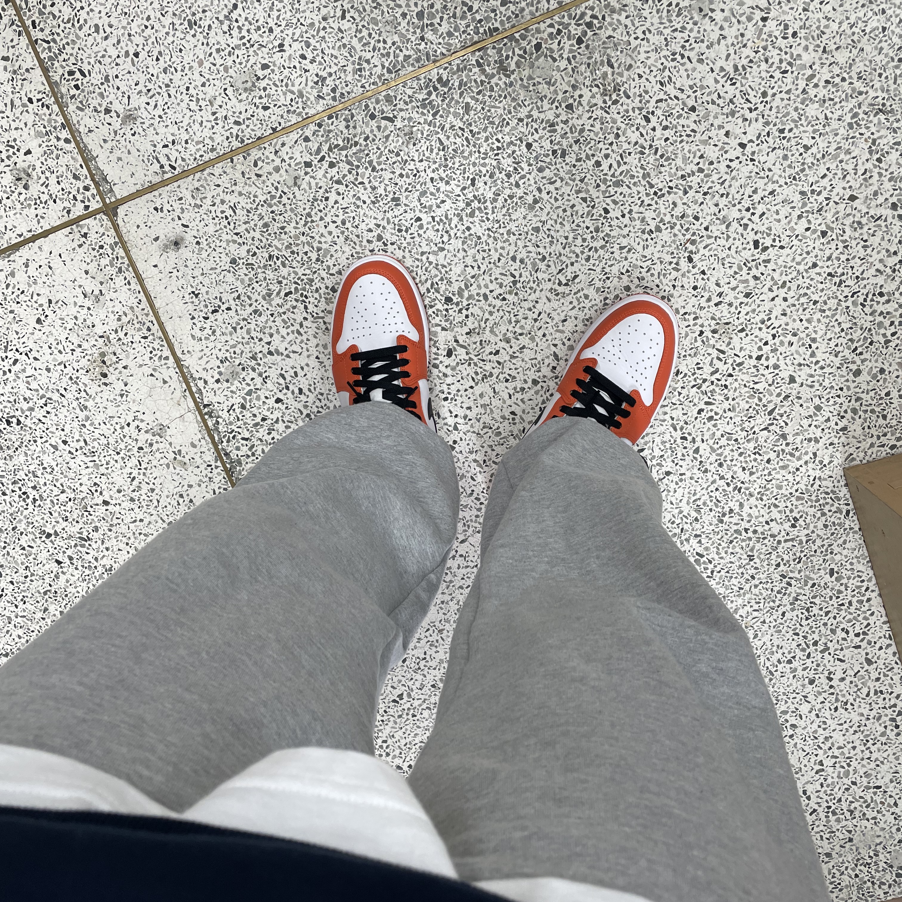 Jordan 1 Low OG Starfish 착용 스타일