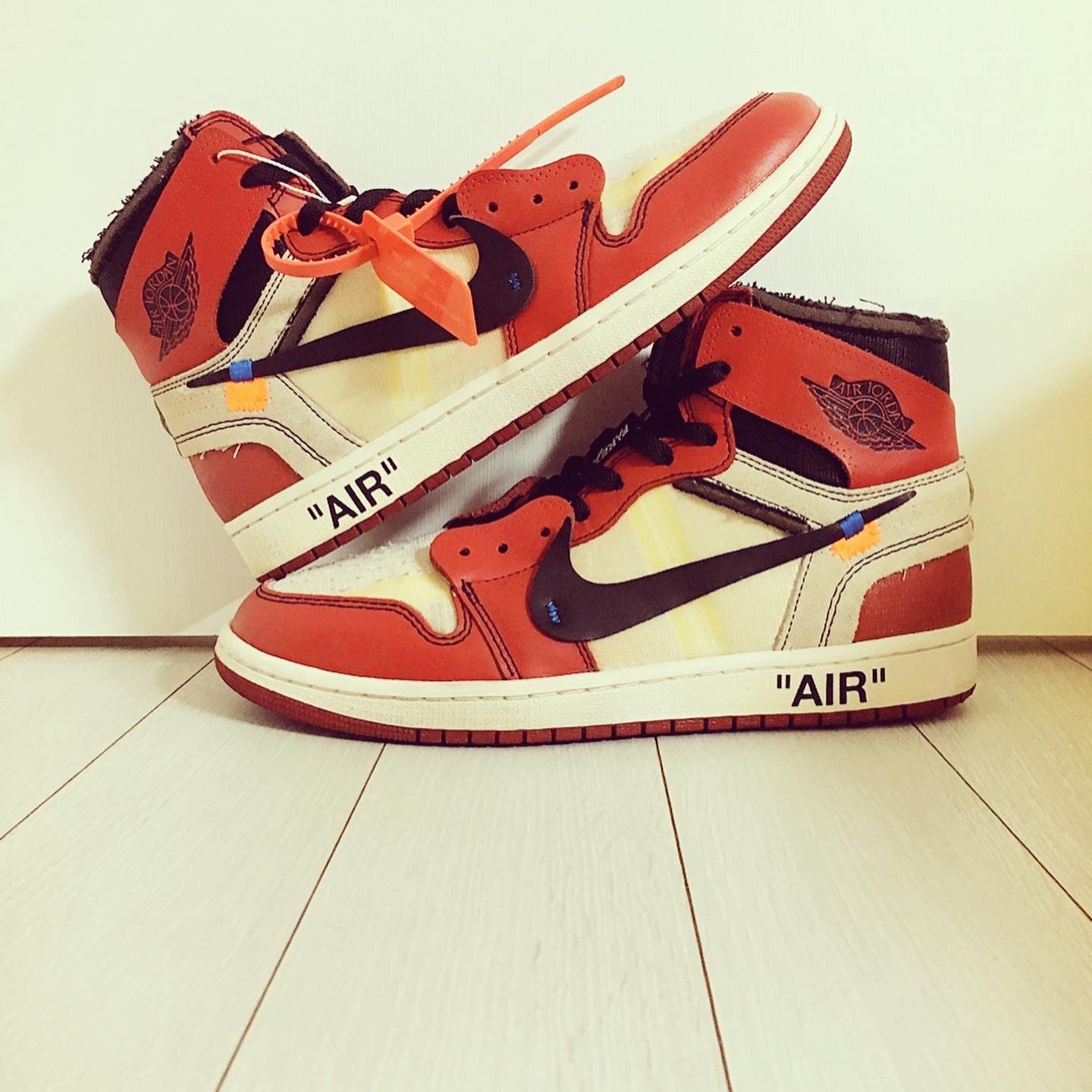 Jordan 1 x Off-White Retro High Chicago The Ten 착용 스타일 - 2