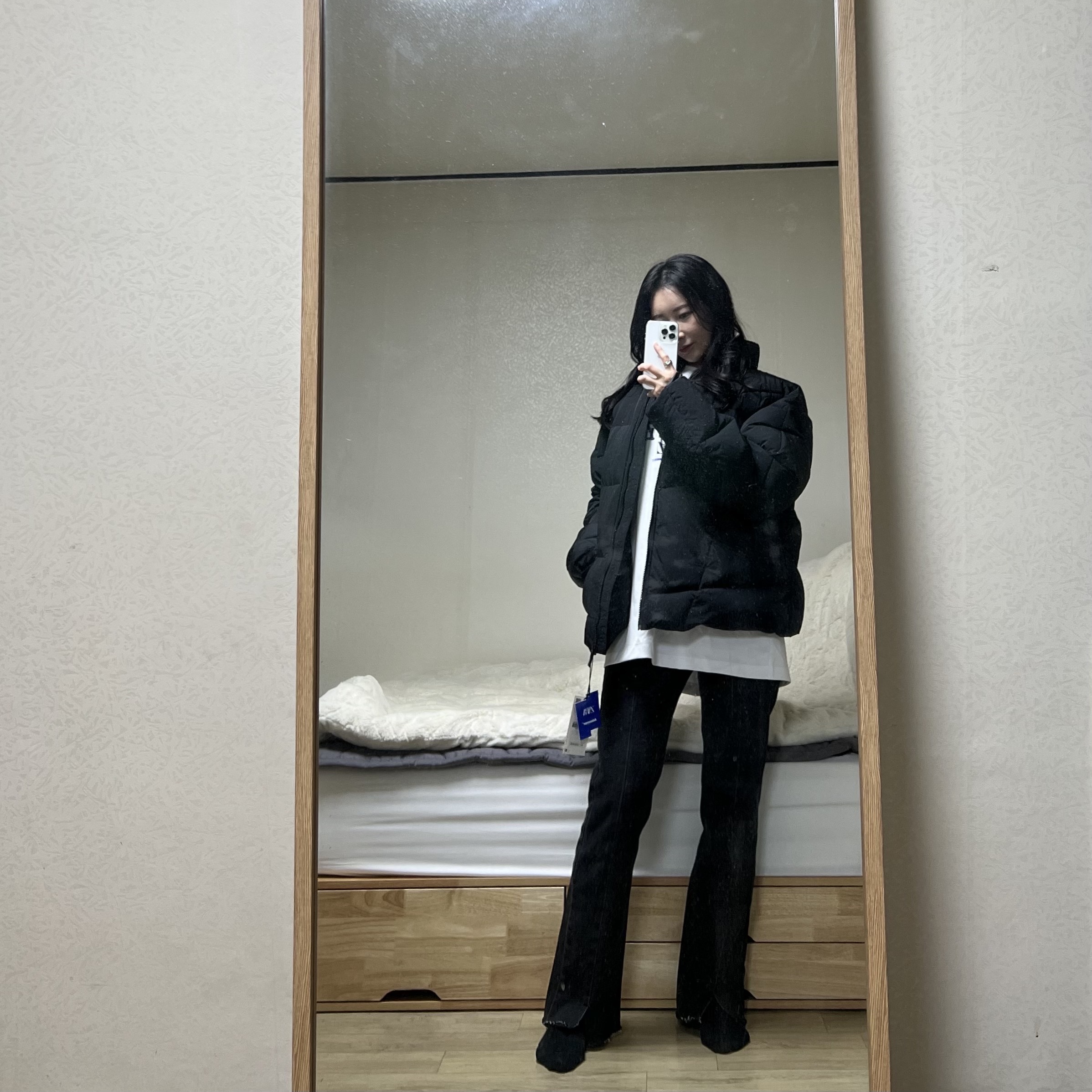 Zara x Ader Error Puffer Jacket Black 착용 스타일 - 2
