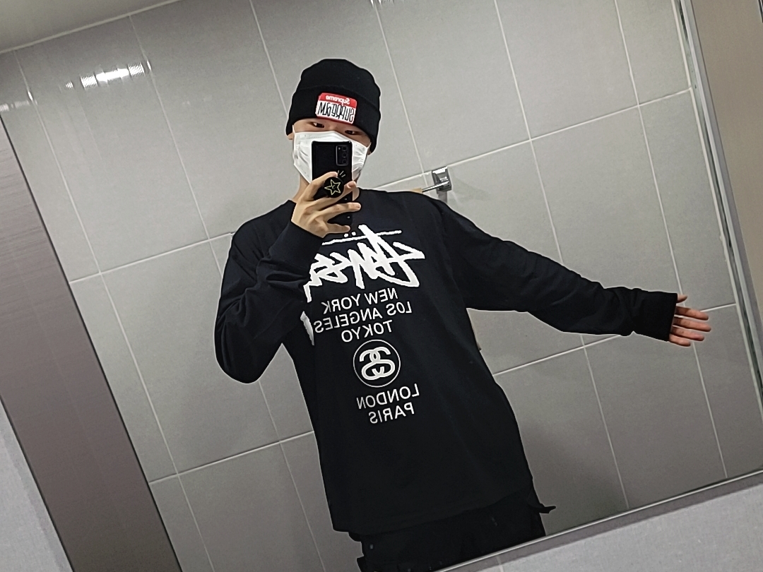Stussy World Tour LS T-Shirt Black 착용 스타일