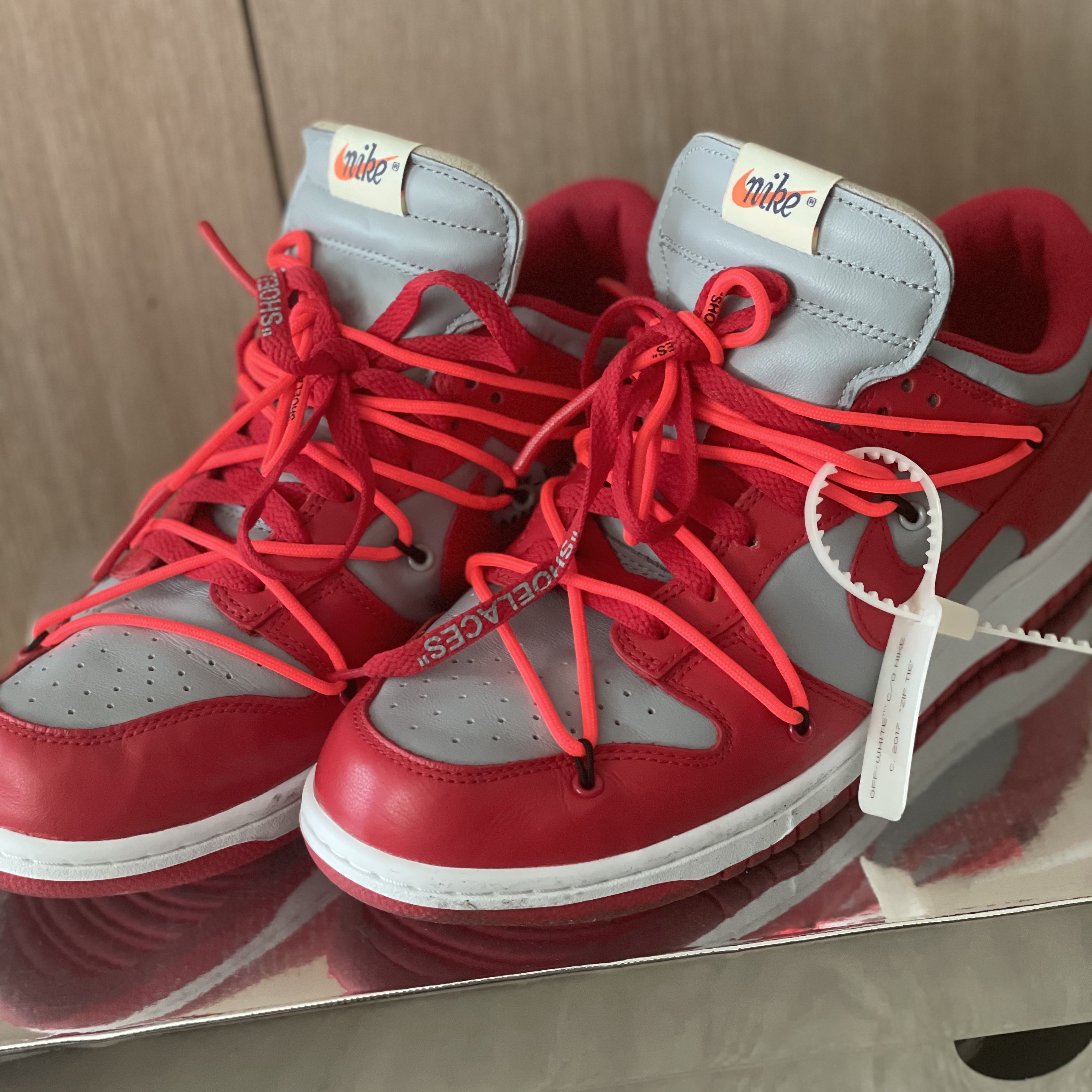 Nike x Off-White Dunk Low University Red 착용 스타일