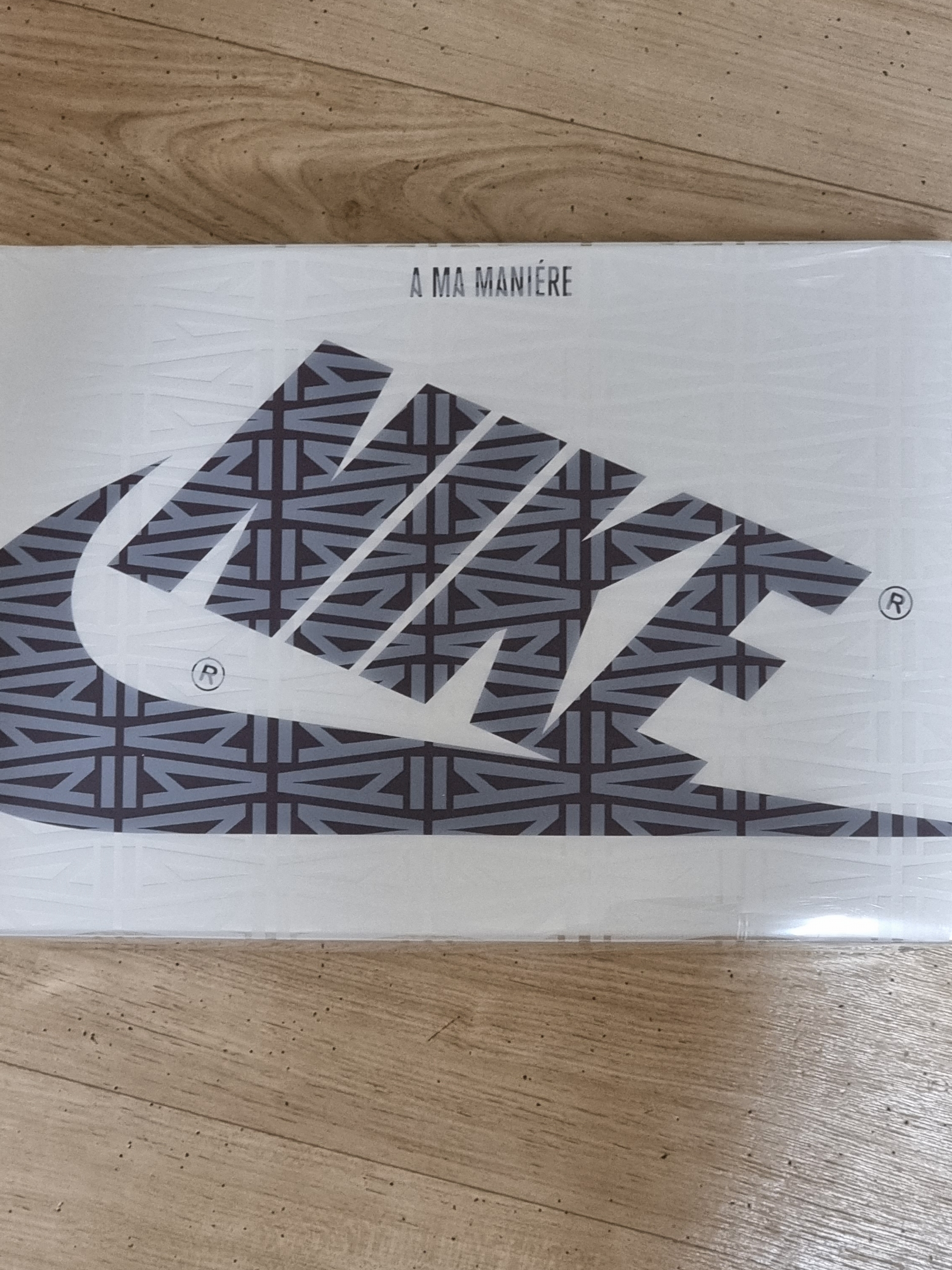 Jordan 1 x A Ma Maniere Retro High OG SP Sail and Burgundy 착용 스타일 - 1
