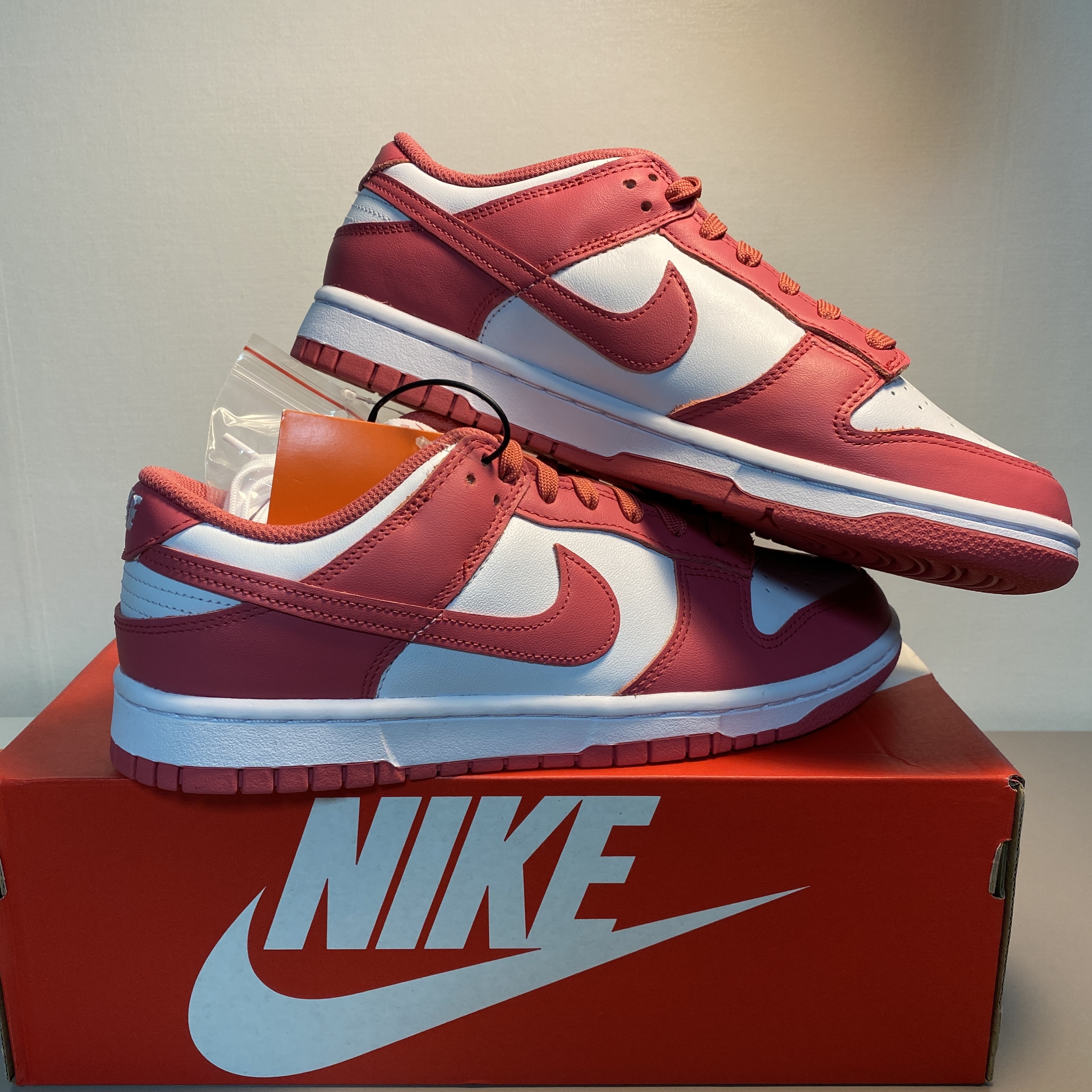(W) Nike Dunk Low Archeo Pink 착용 스타일 - 1