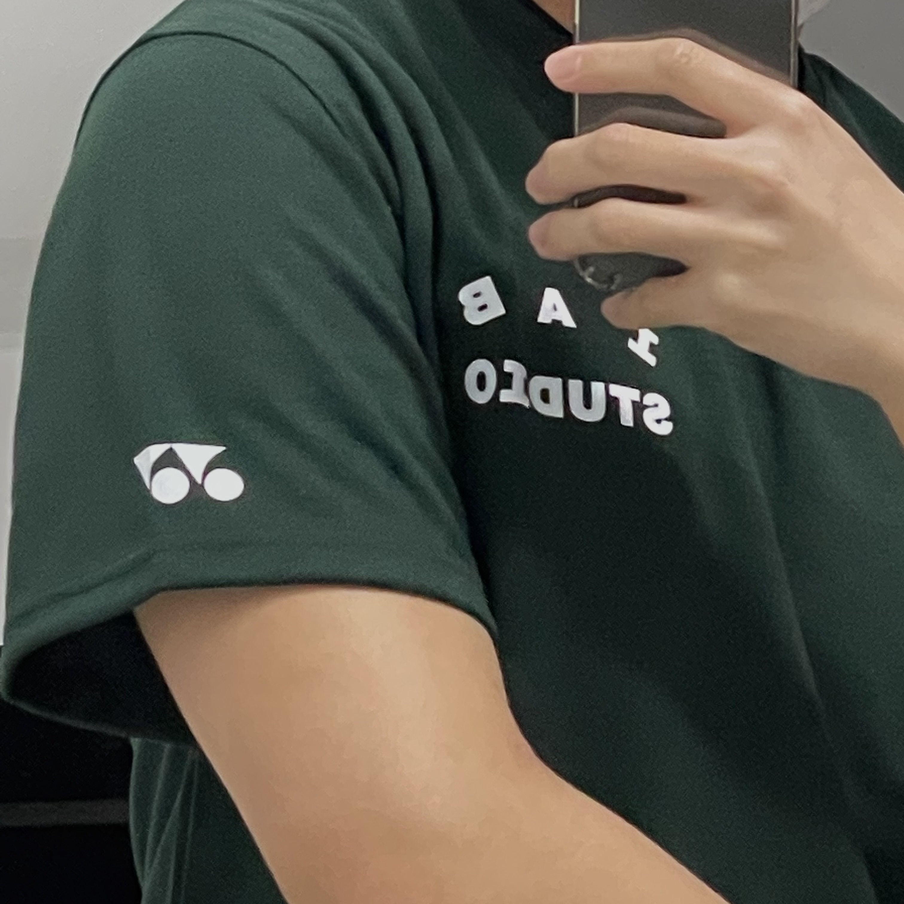 IAB Studio x Yonex T-Shirt Green 착용 스타일 - 2
