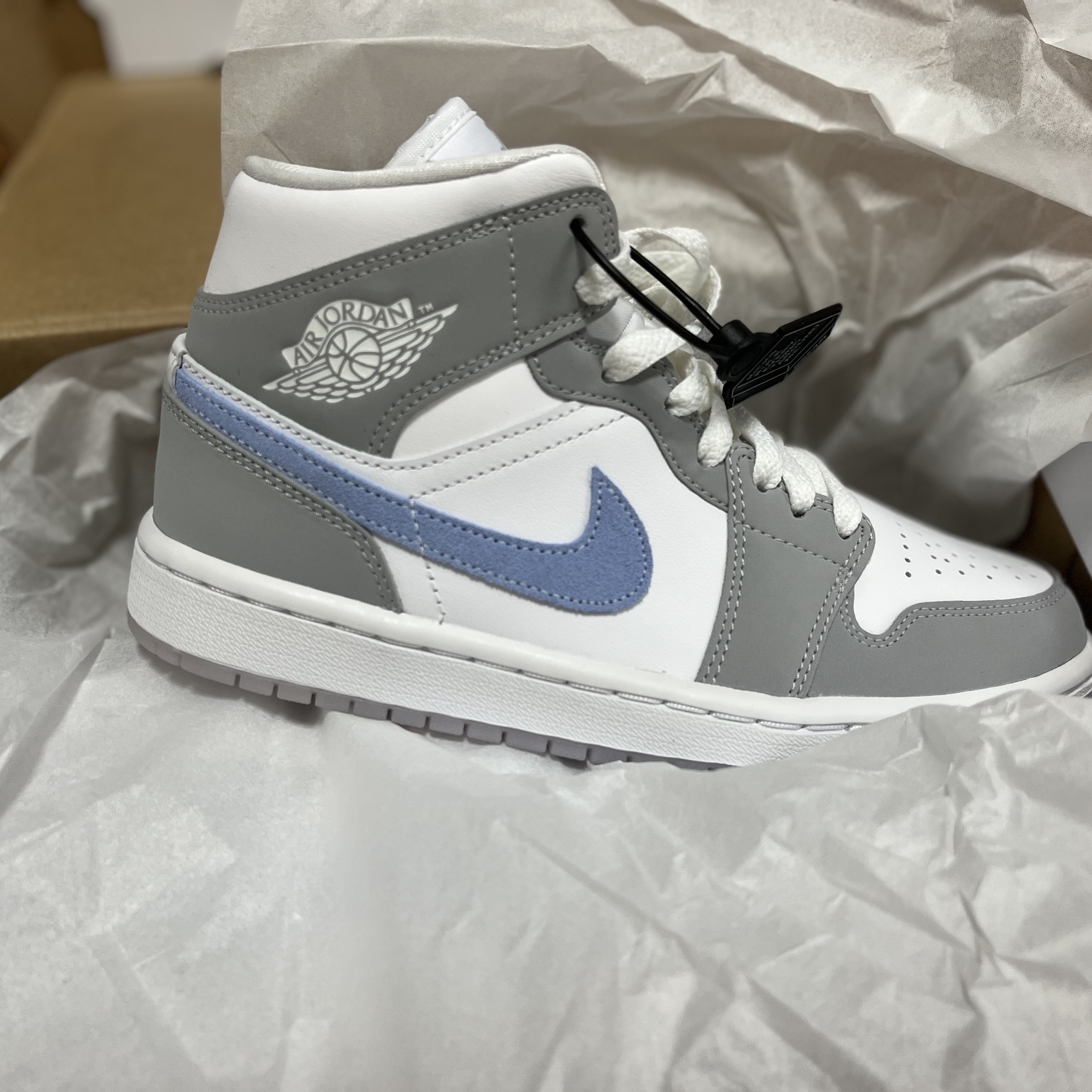 (W) Jordan 1 Mid Wolf Grey 착용 스타일 - 1