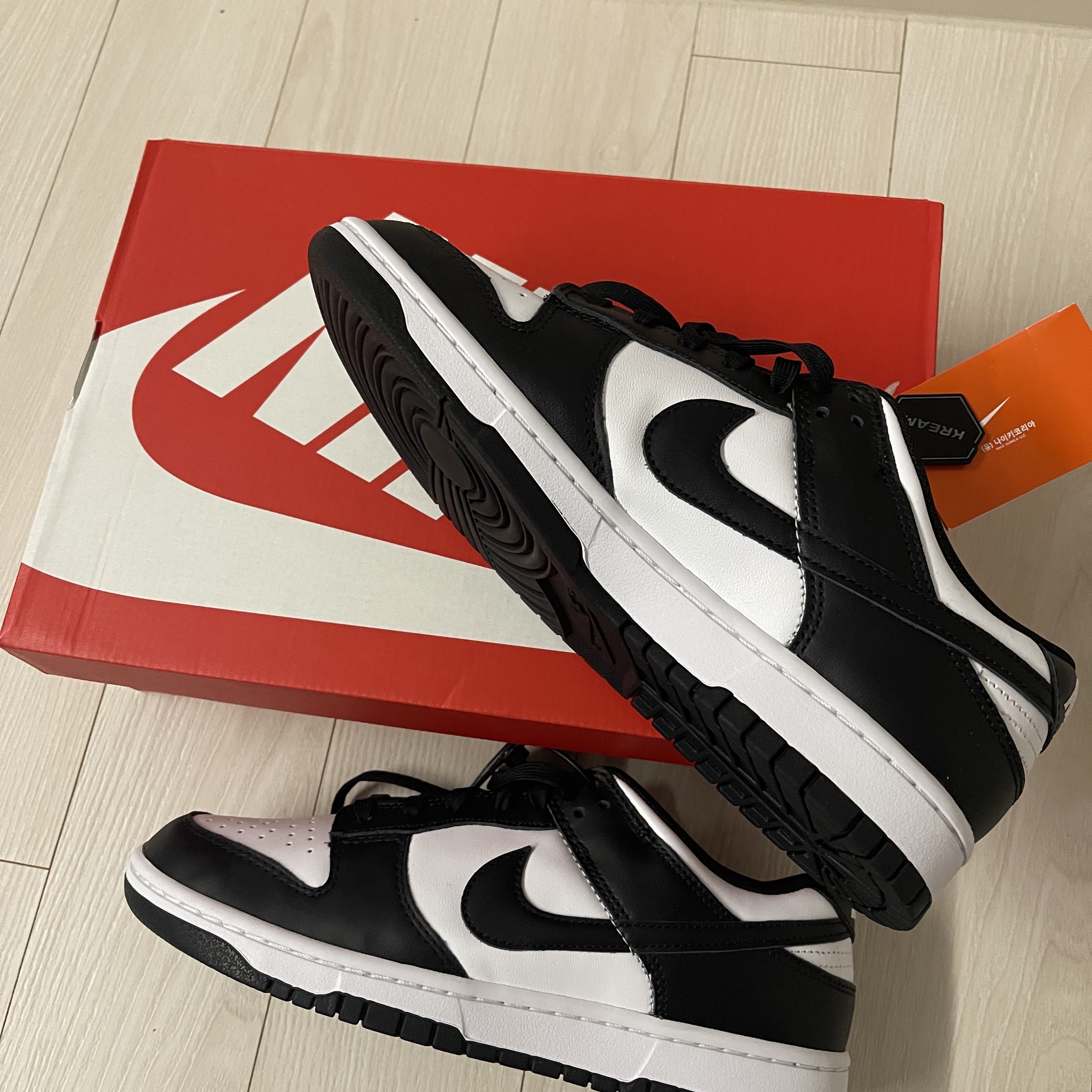Nike Dunk Low Retro Black 착용 스타일 - 2