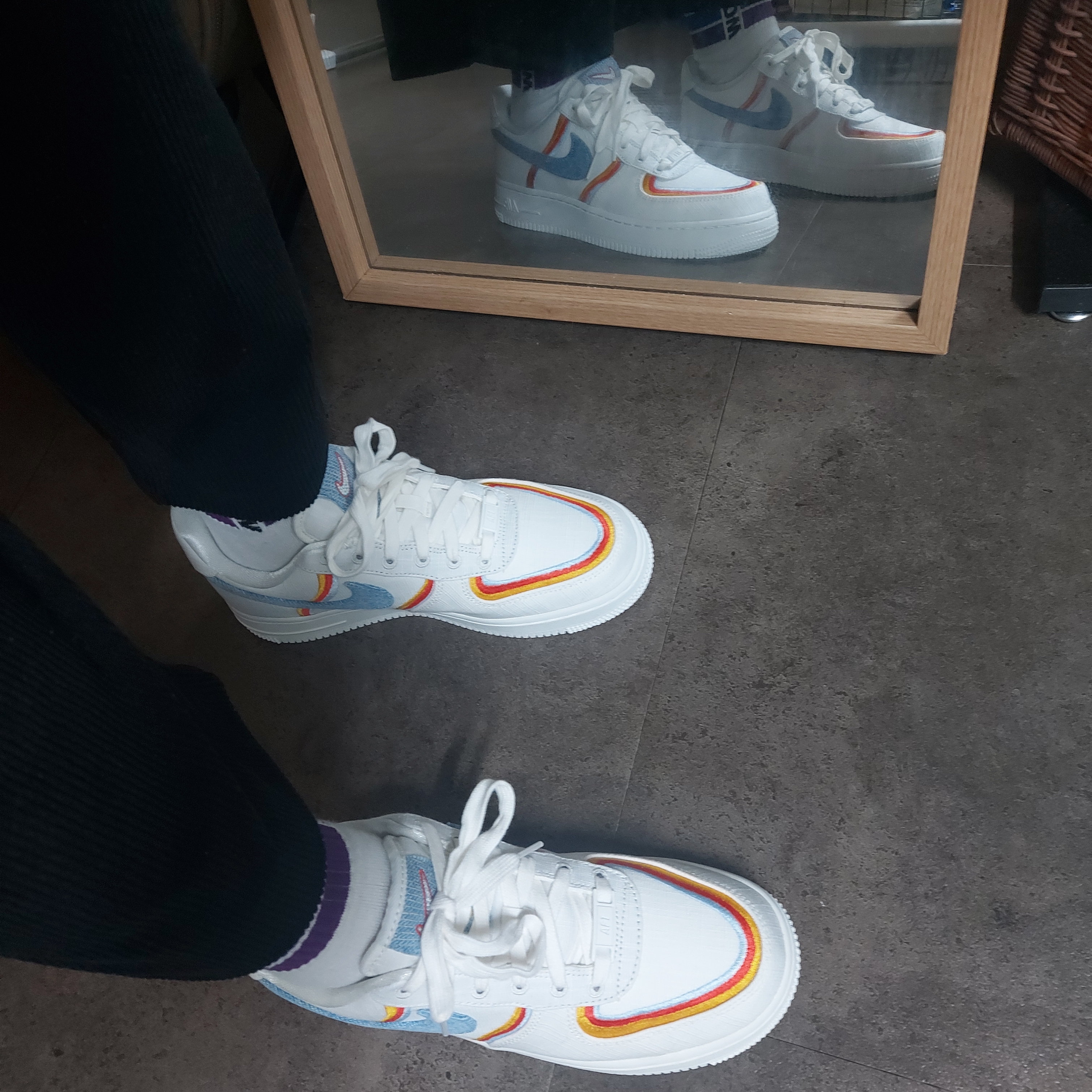 (W) Nike Air Force 1 '07 LV8 Sail Light Armory Blue 착용 스타일 - 3