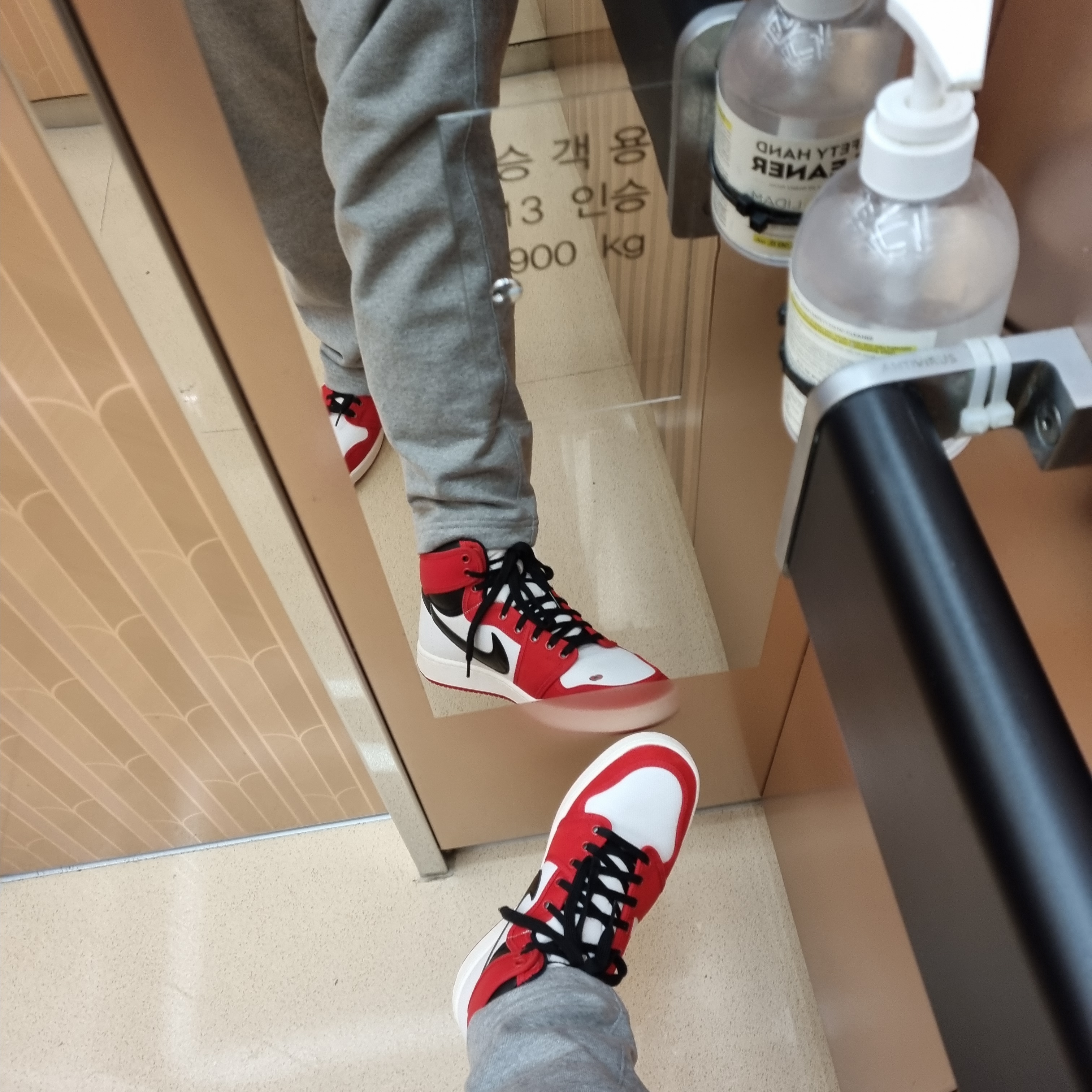 Jordan 1 KO Chicago 2021 착용 스타일 - 2