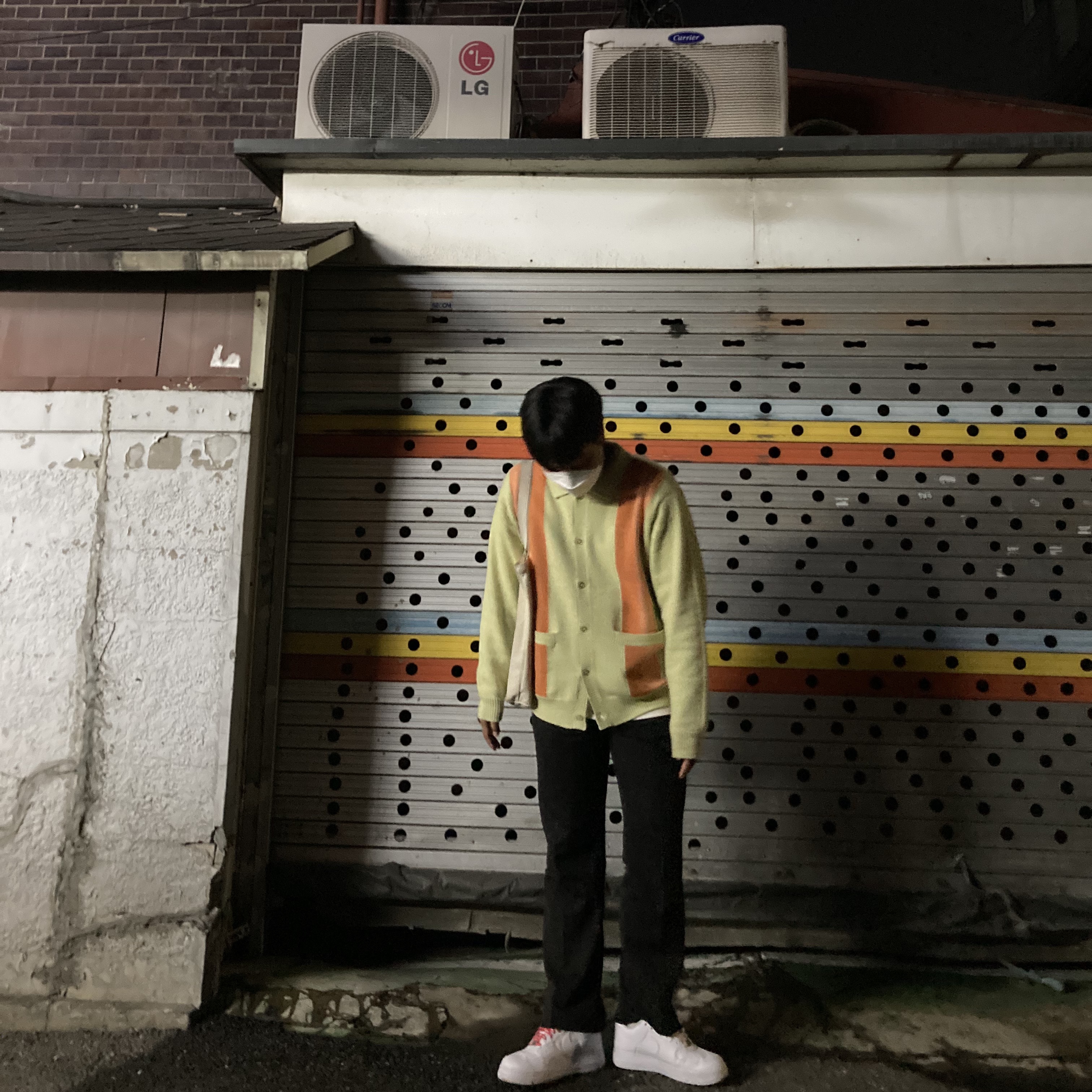 IAB Studio x Obey Archer Cardigan Yellow, Nike x Supreme Air Force 1 Low White 착용 스타일