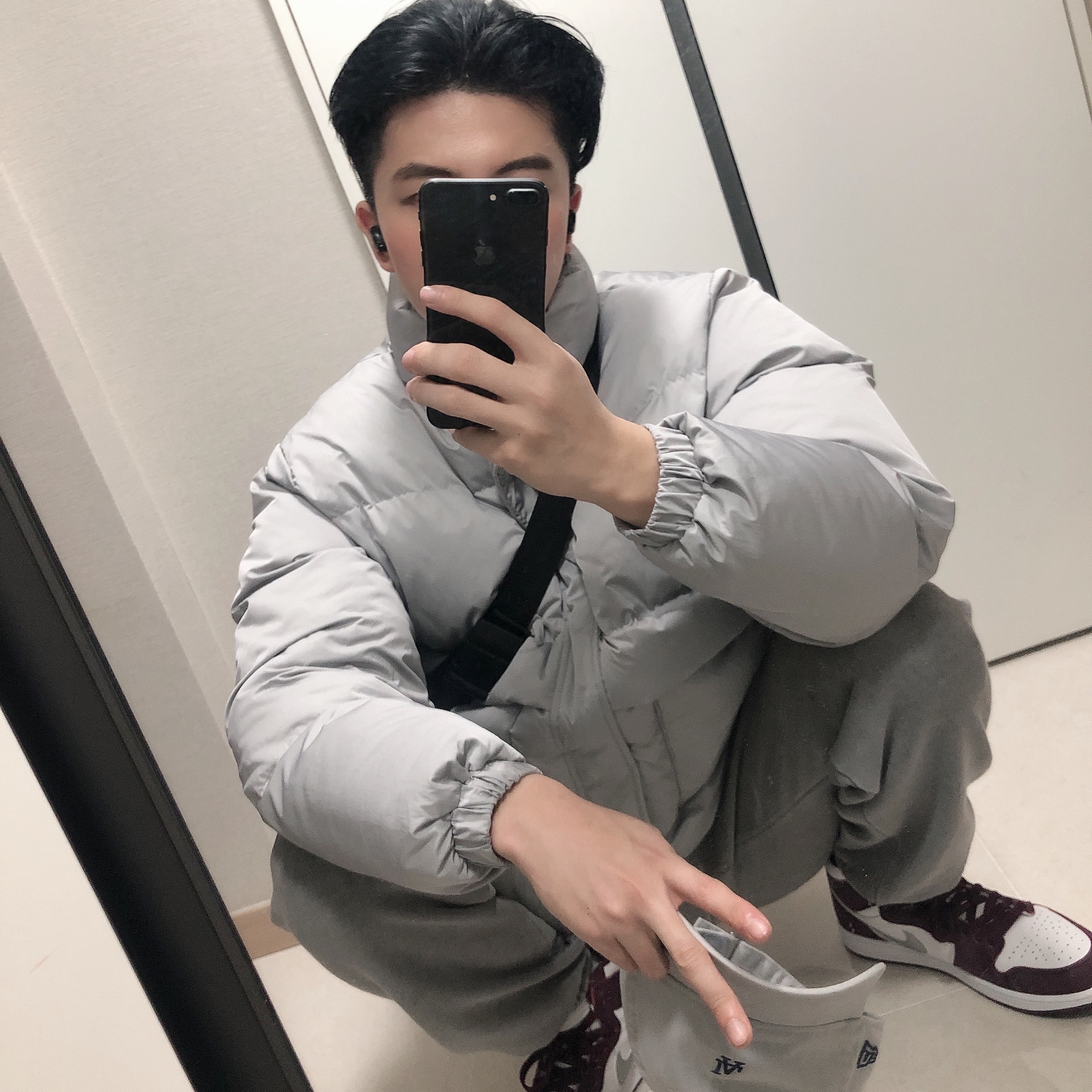 Jordan 1 Retro High OG Bordeaux 착용 스타일 - 2