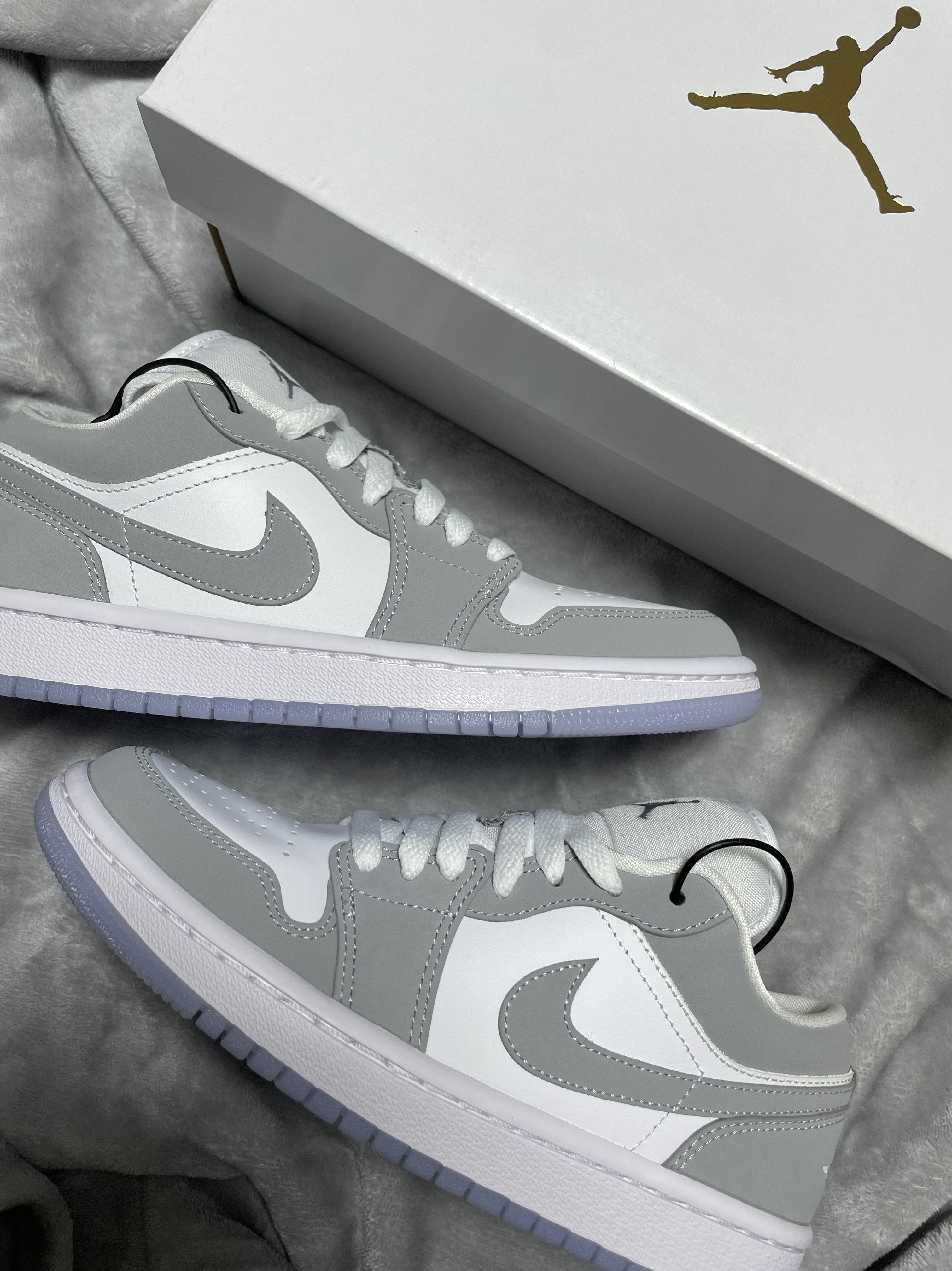 (W) Jordan 1 Low White Wolf Grey 착용 스타일
