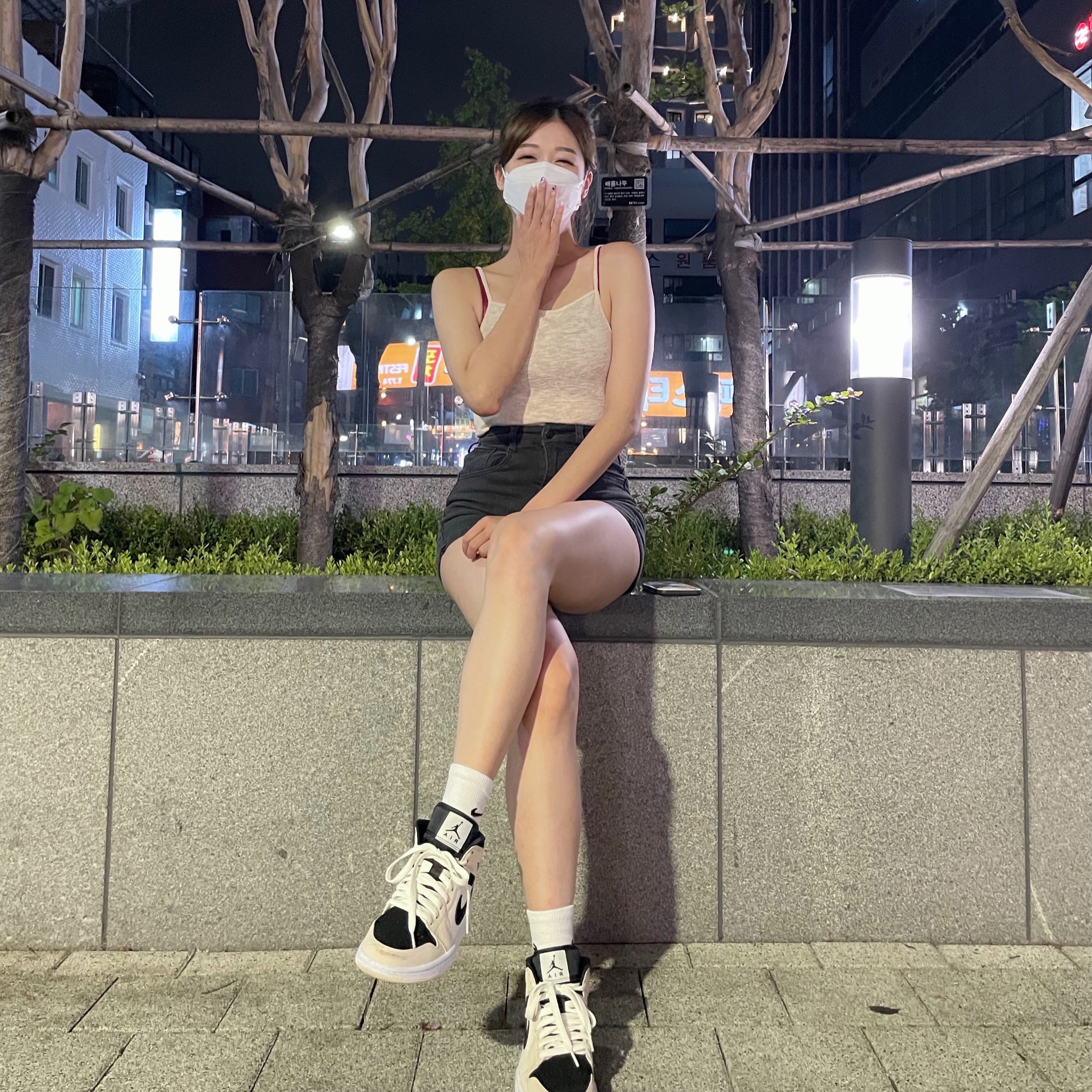 (W) Jordan 1 Mid Barely Orange 착용 스타일