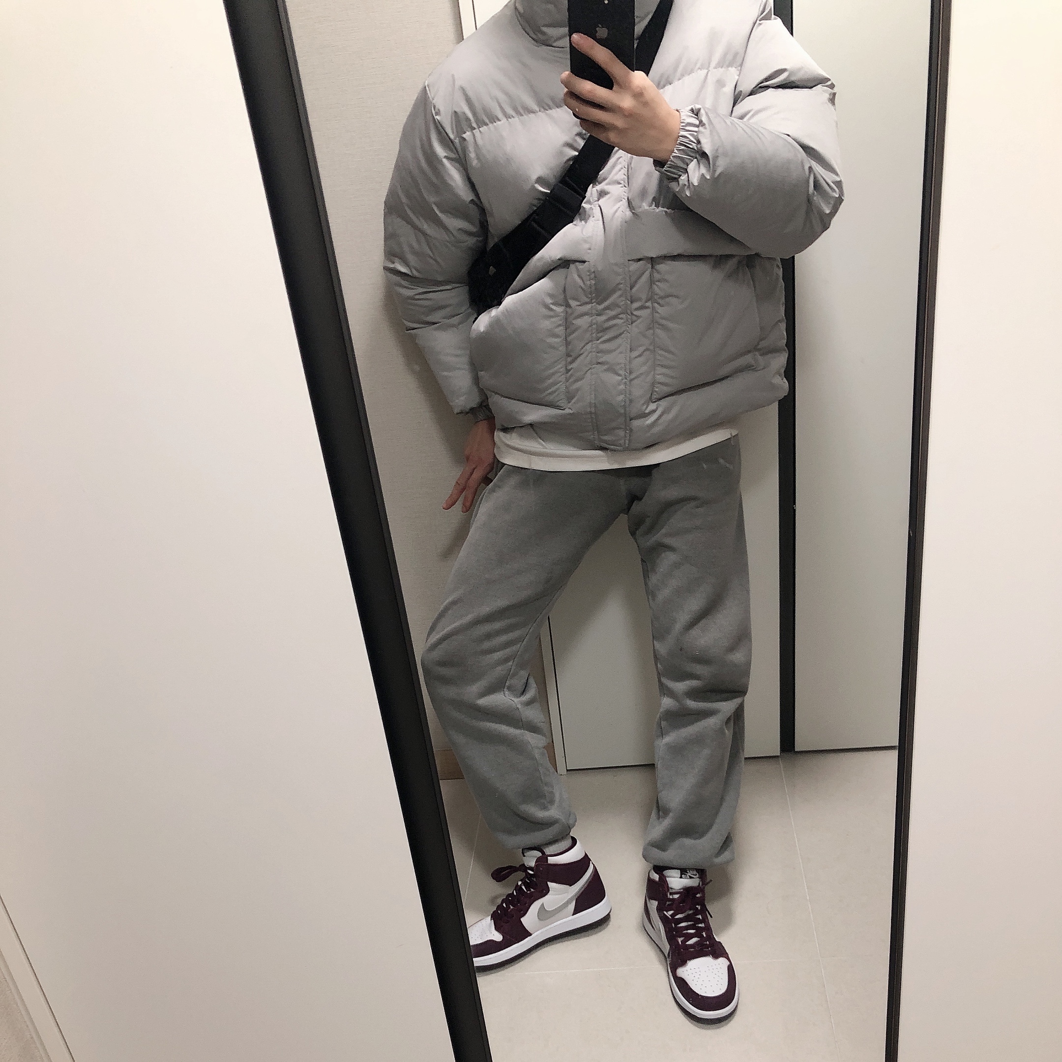 Jordan 1 Retro High OG Bordeaux 착용 스타일 - 1