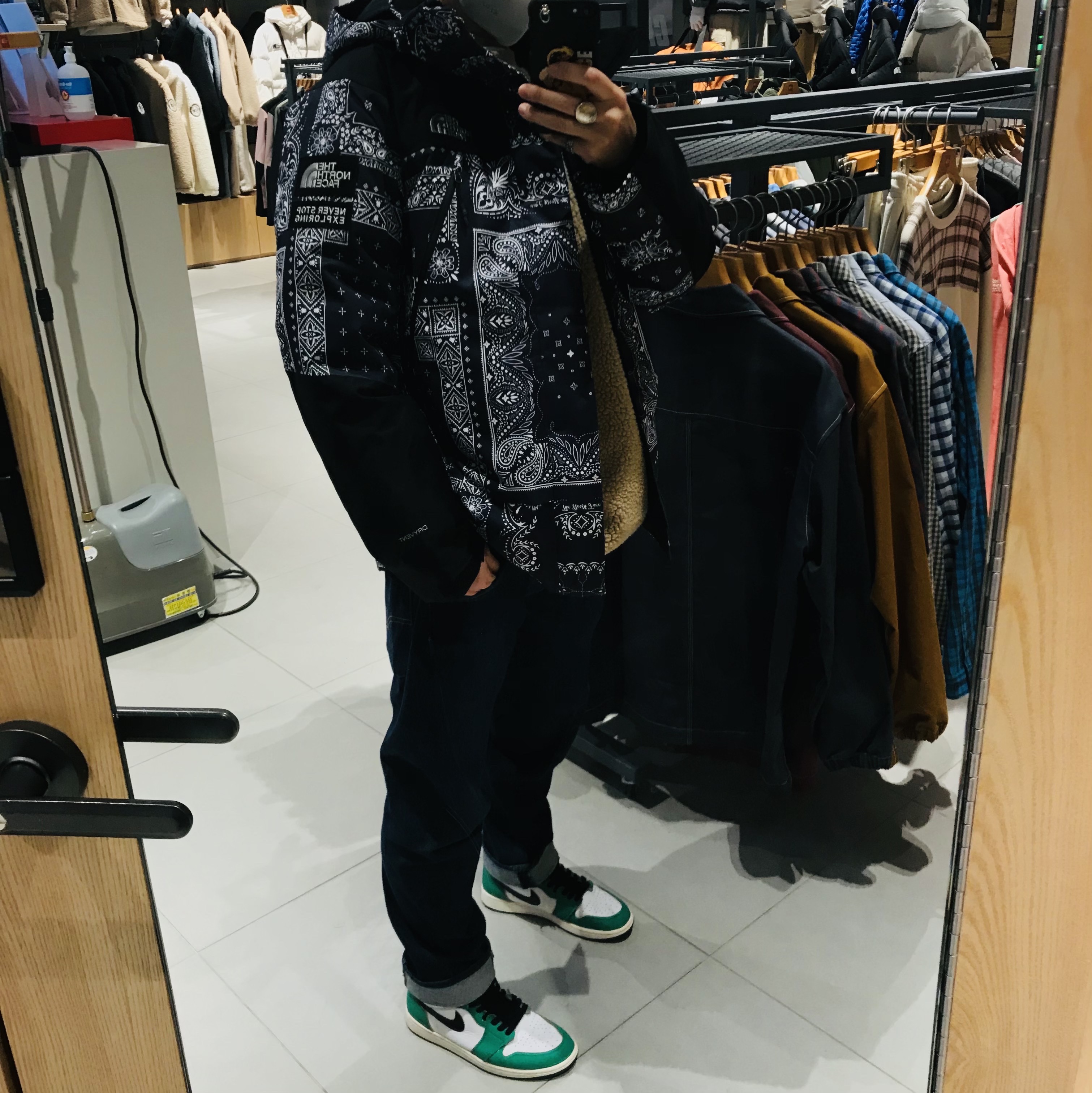 (W) Jordan 1 Retro High OG Lucky Green 착용 스타일 - 1