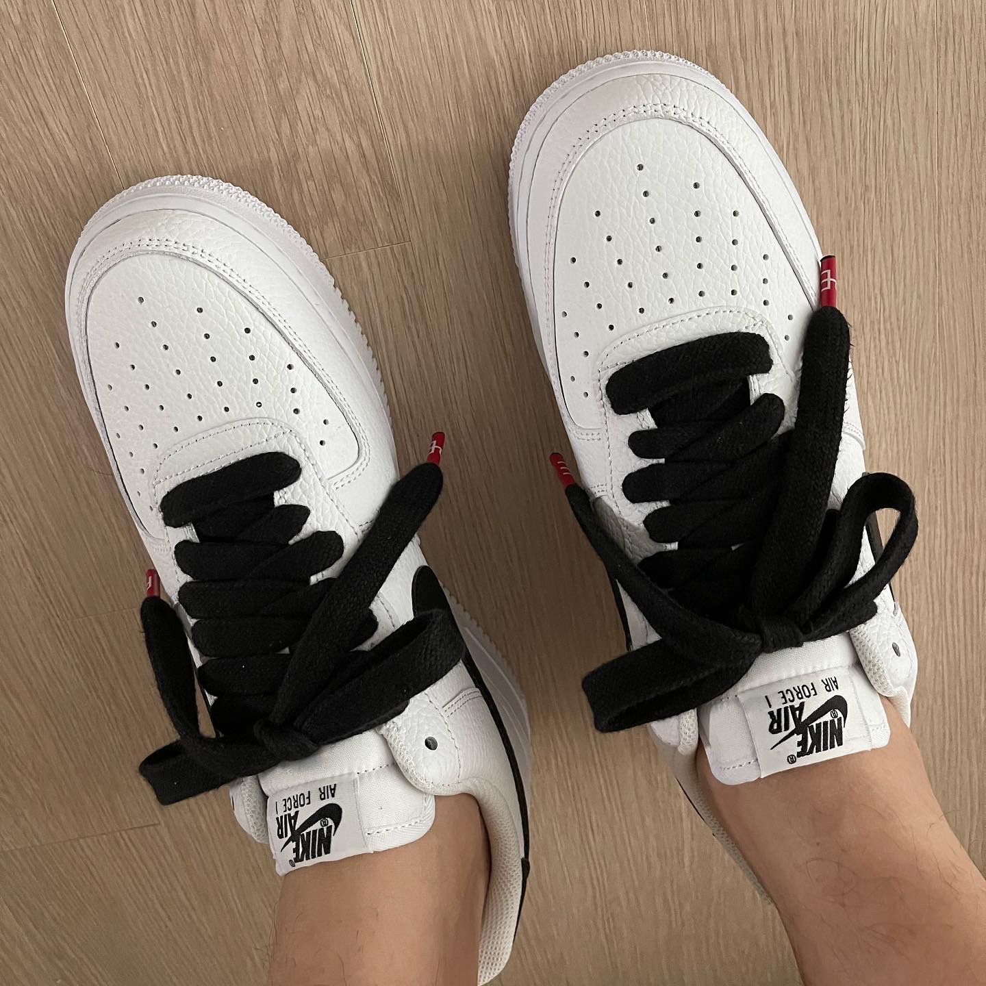Nike Air Force 1 '07 White Black 착용 스타일 - 1