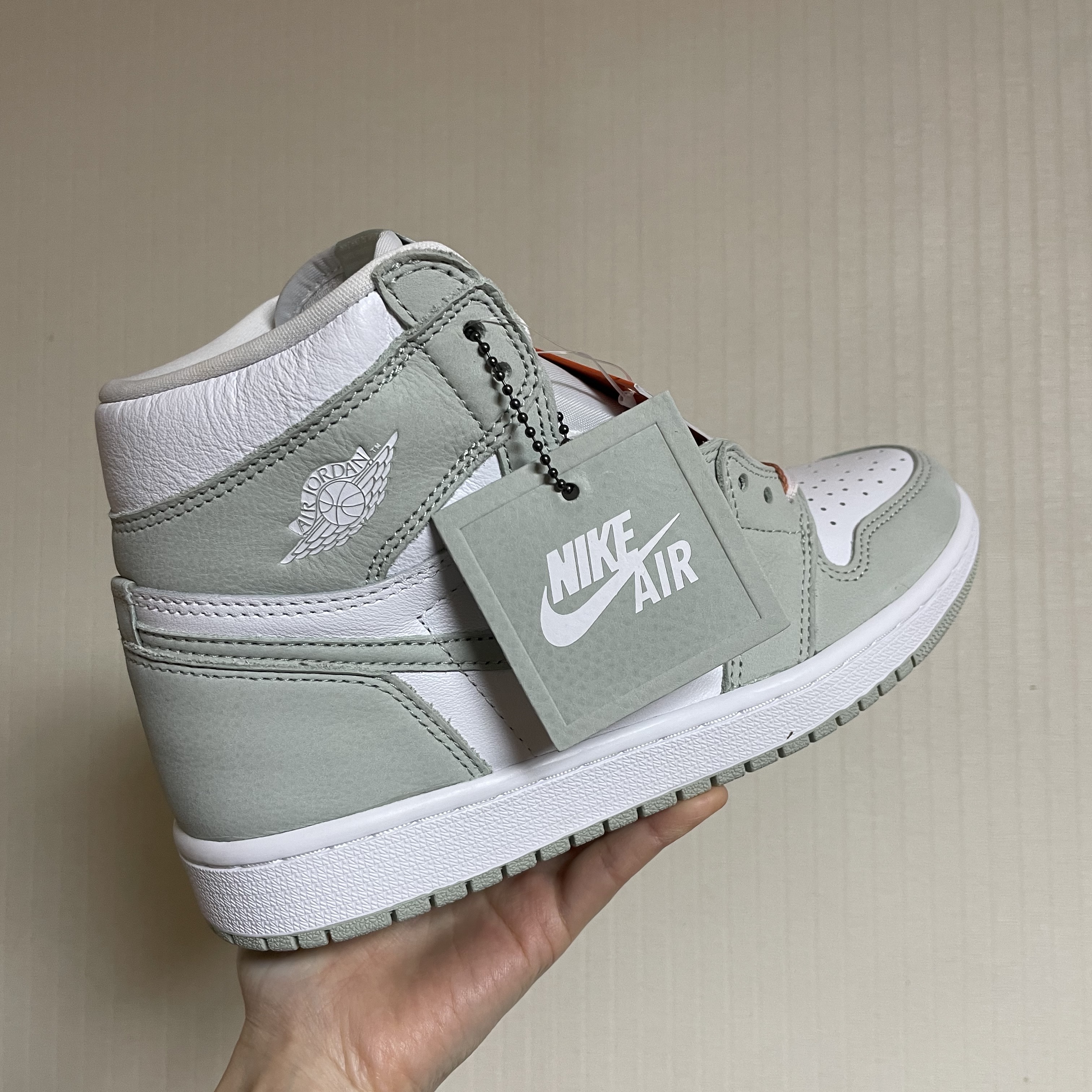 (W) Jordan 1 Retro High OG Seafoam 착용 스타일 - 1