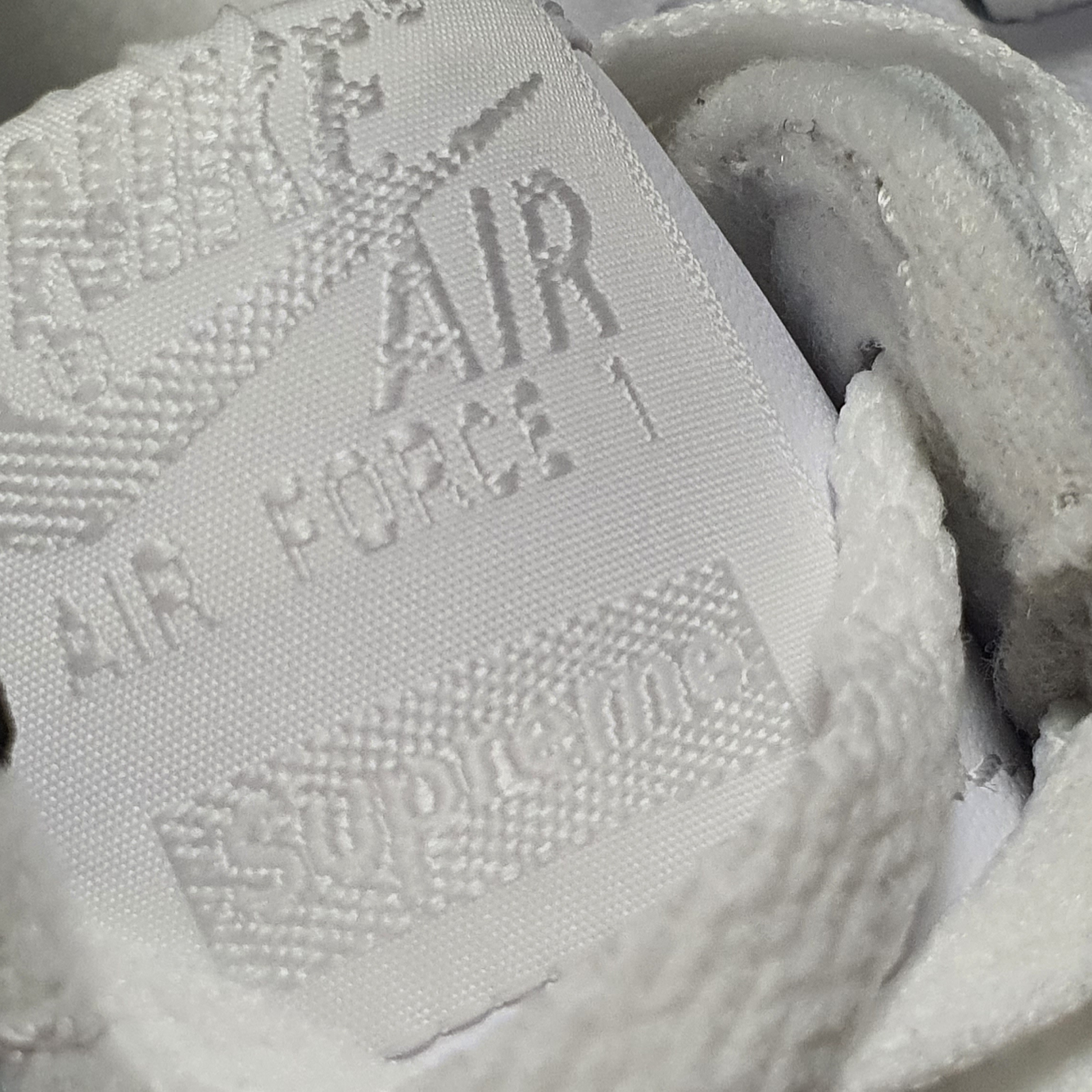 Nike x Supreme Air Force 1 Low White 착용 스타일 - 5
