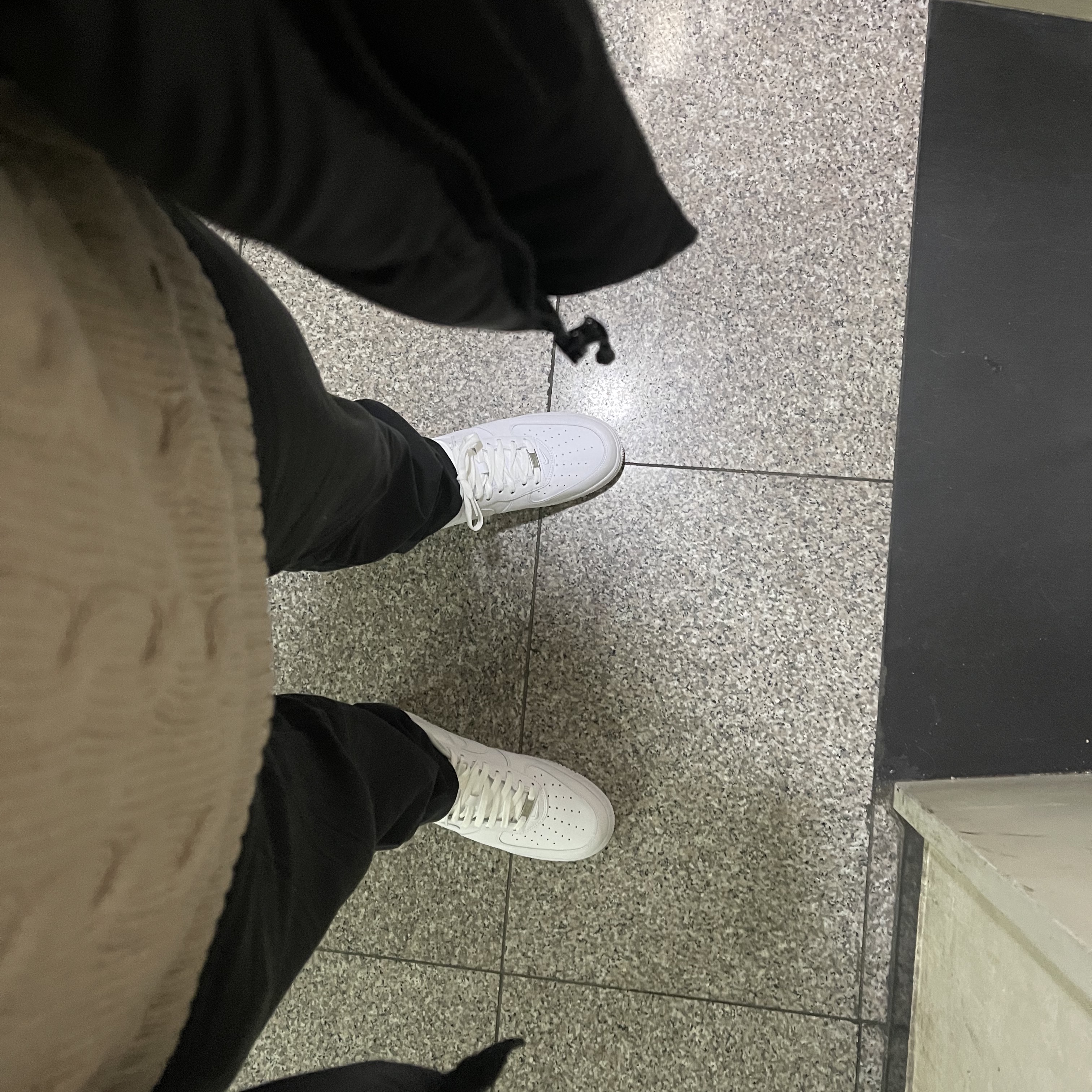 Nike x Supreme Air Force 1 Low White 착용 스타일 - 1