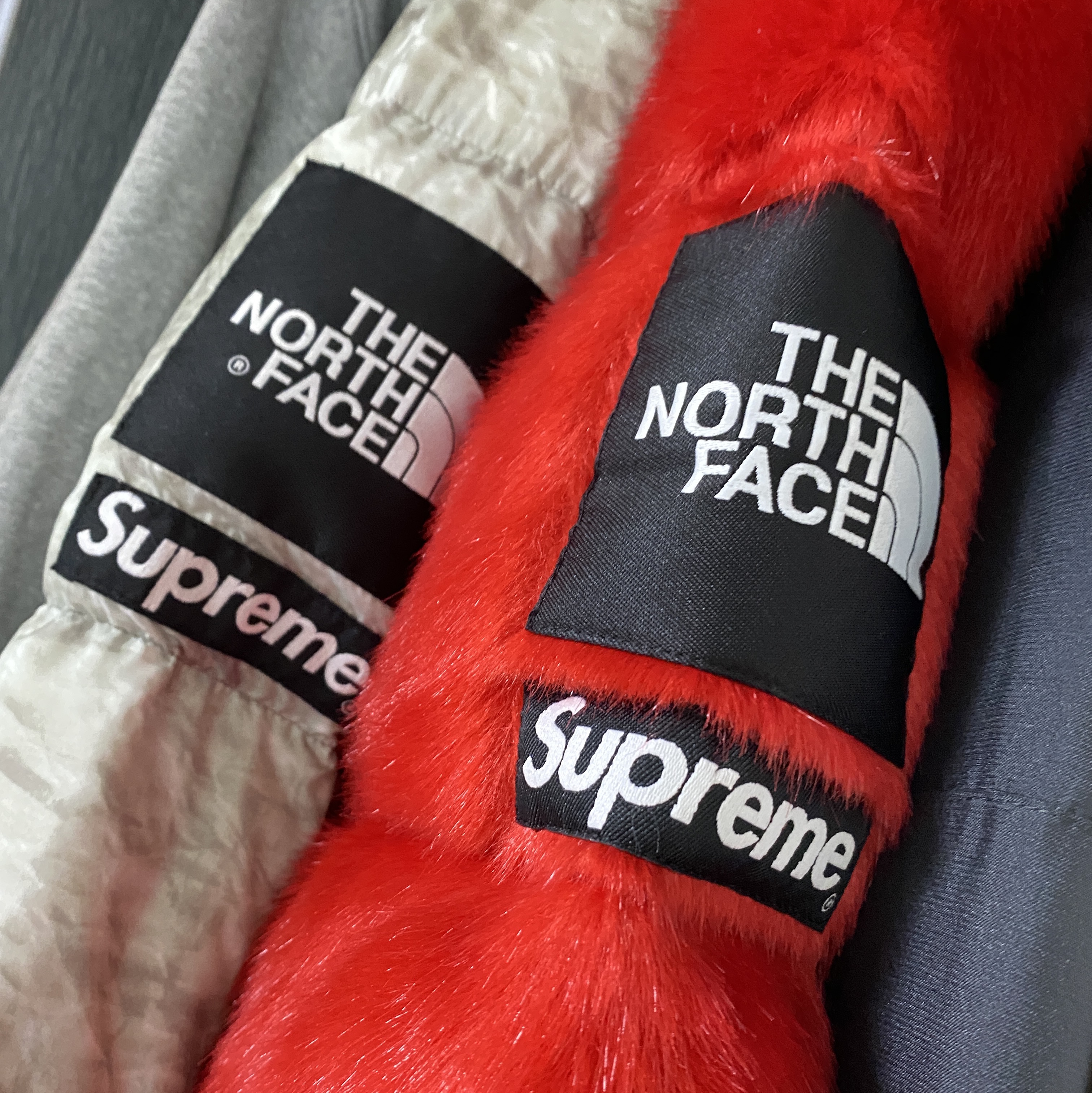 Supreme x The North Face Paper Print Nuptse Jacket - 19FW, Supreme x The North Face Faux Fur Nuptse Jacket Red - 20FW 착용 스타일 - 1