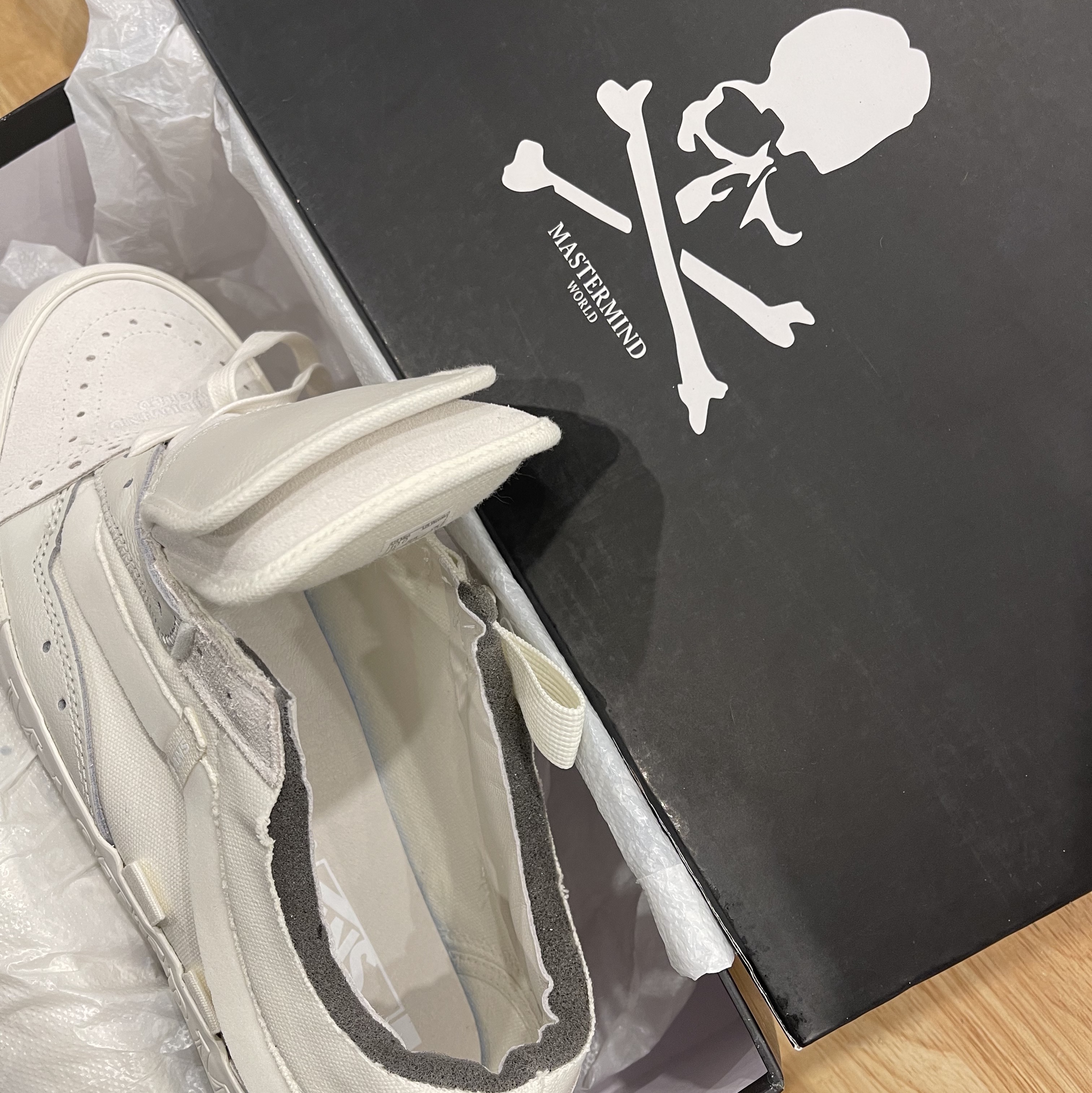 Vans Vault x Mastermind x END. Old Skool Cap LX Marshmallow 착용 스타일 - 2