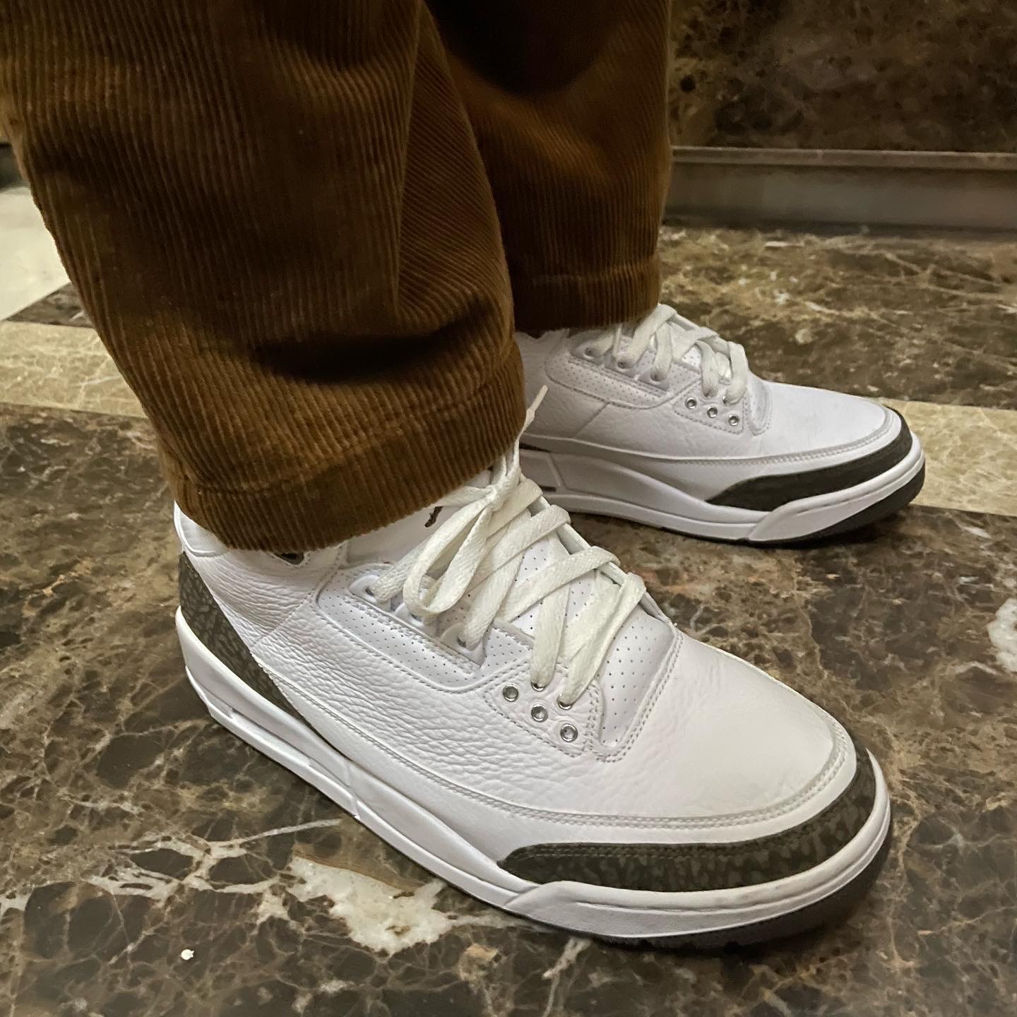 Jordan 3 Retro Mocha 2018 착용 스타일 - 3