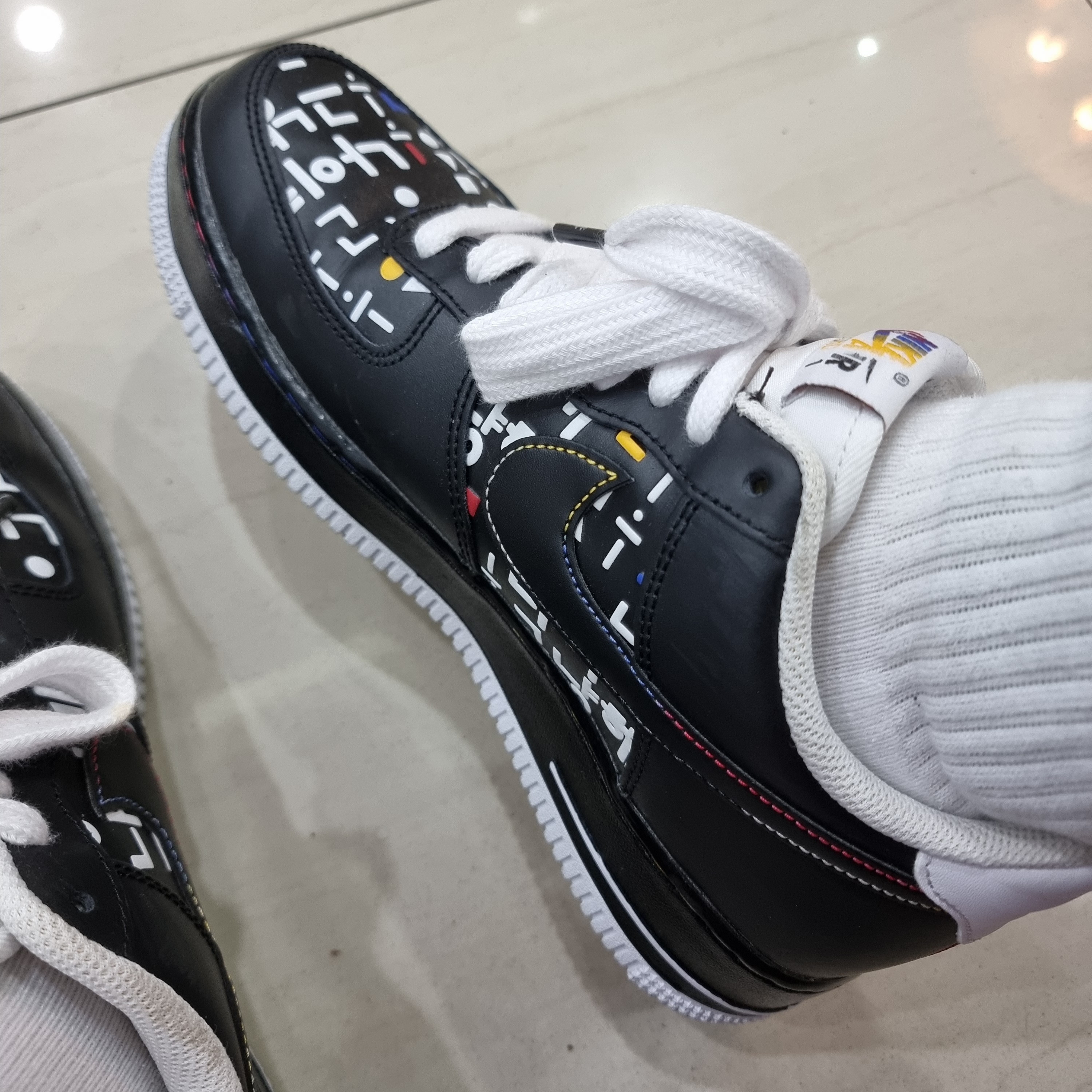 Nike Air Force 1 '07 LV8 Hangul Day 착용 스타일 - 2