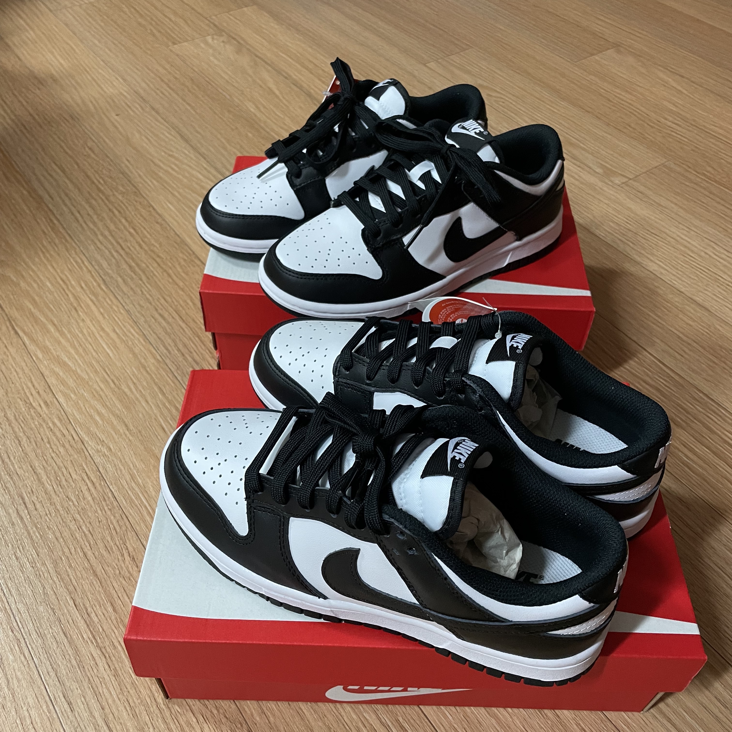 (W) Nike Dunk Low Black 착용 스타일 - 1