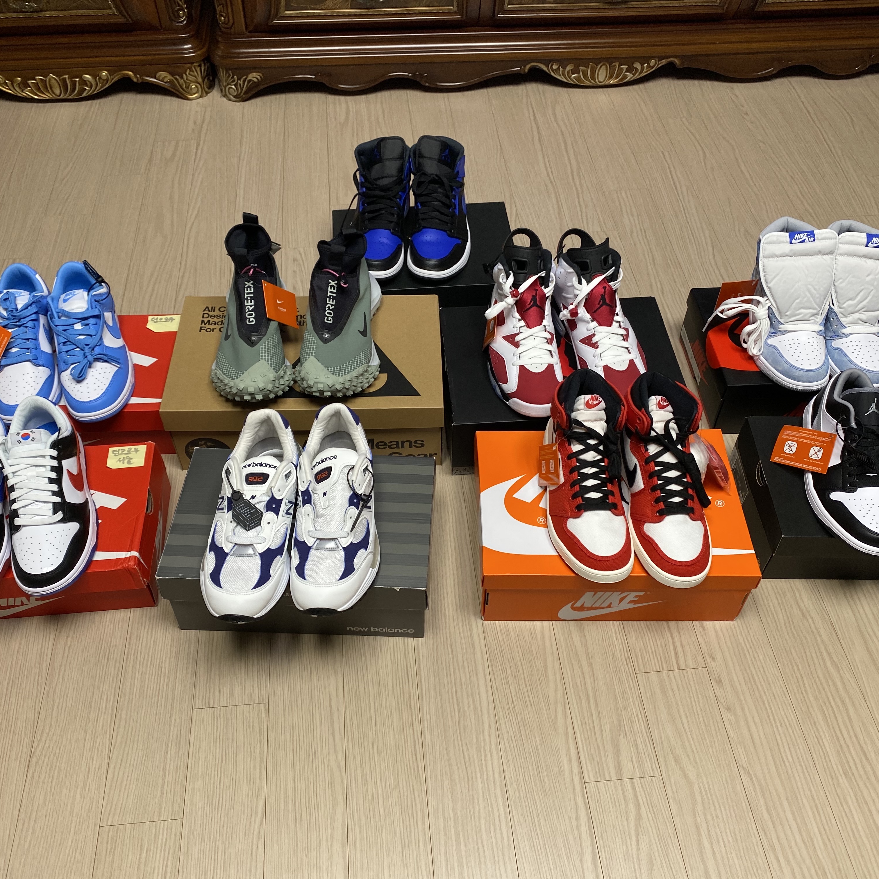 Jordan 1 Low Black Particle Grey, Jordan 1 Retro High OG Hyper Royal 착용 스타일
