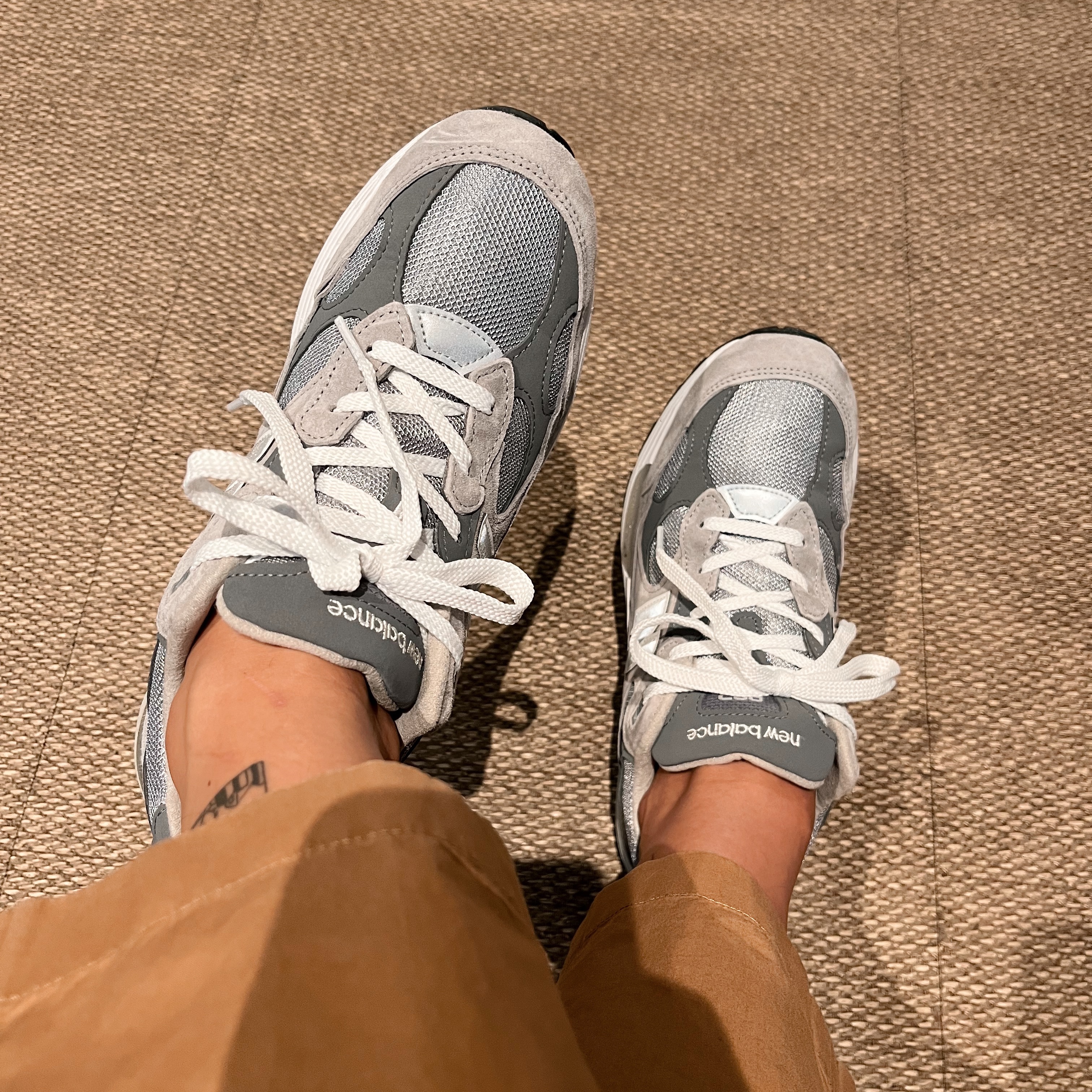 New Balance 992 Made in USA Grey - D Standard 착용 스타일