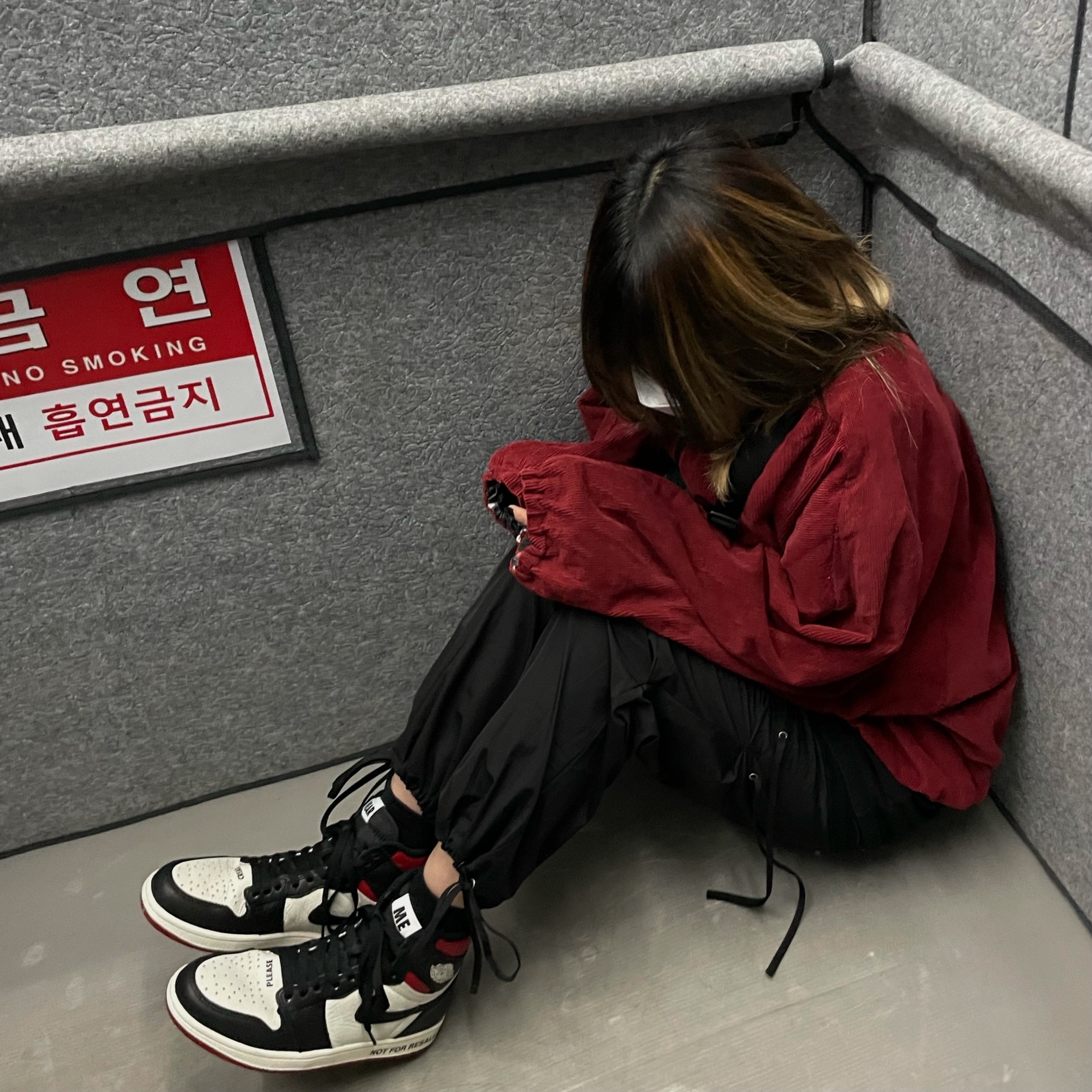 Jordan 1 Retro High Not for Resale Varsity Red 착용 스타일