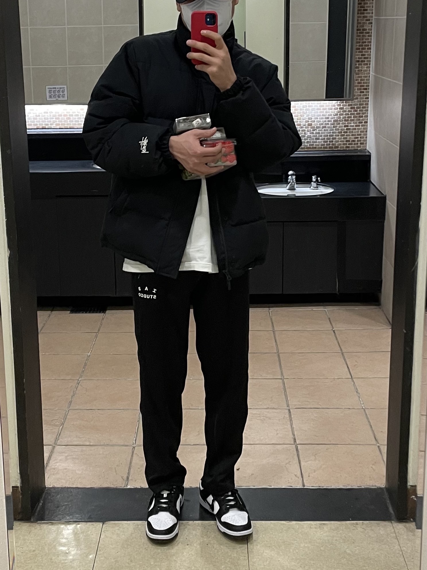 Stussy Ripstop Down Puffer Jacket Black, IAB Studio Track Pants Black 착용 스타일