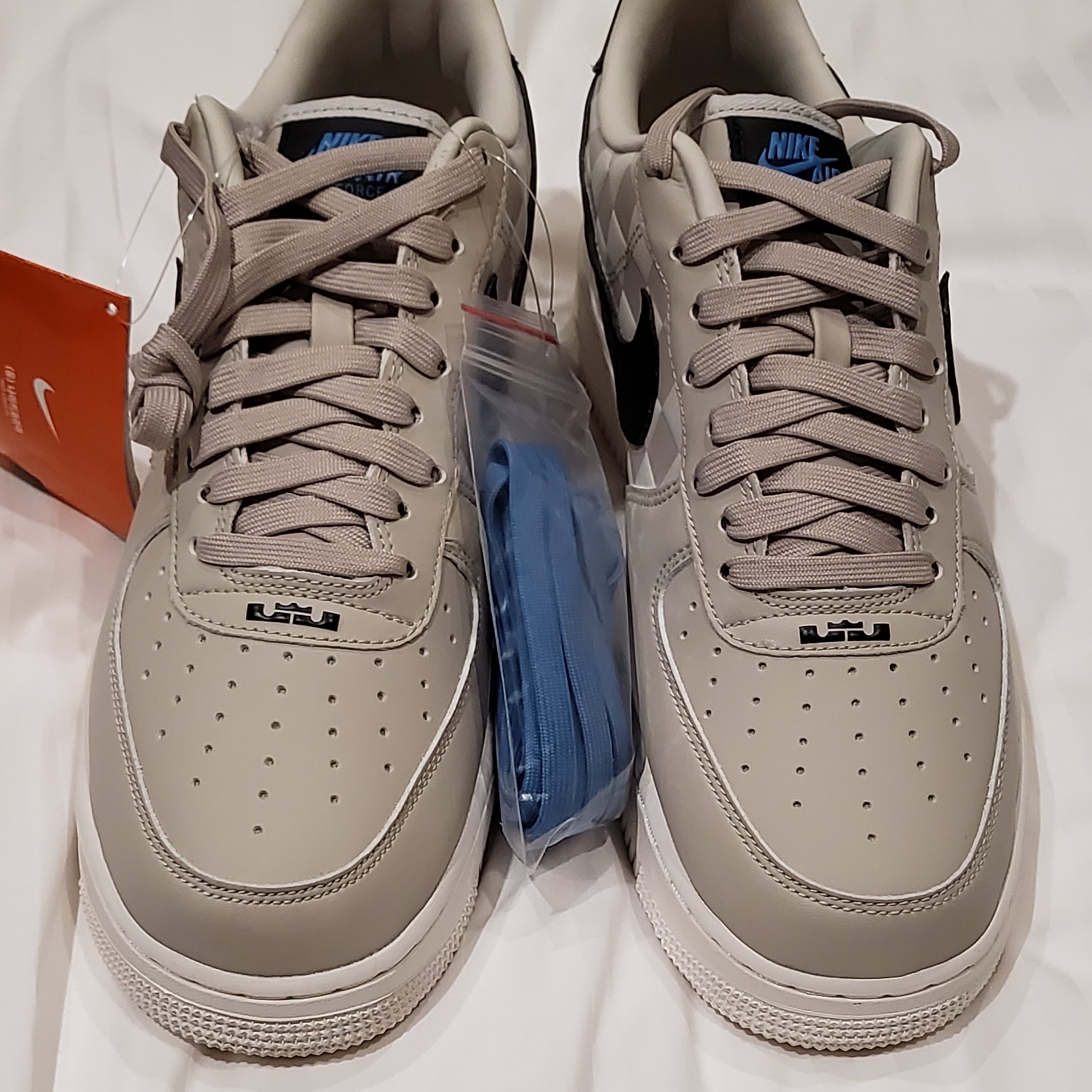 Nike Air Force 1 '07 QS LBJ 착용 스타일 - 2