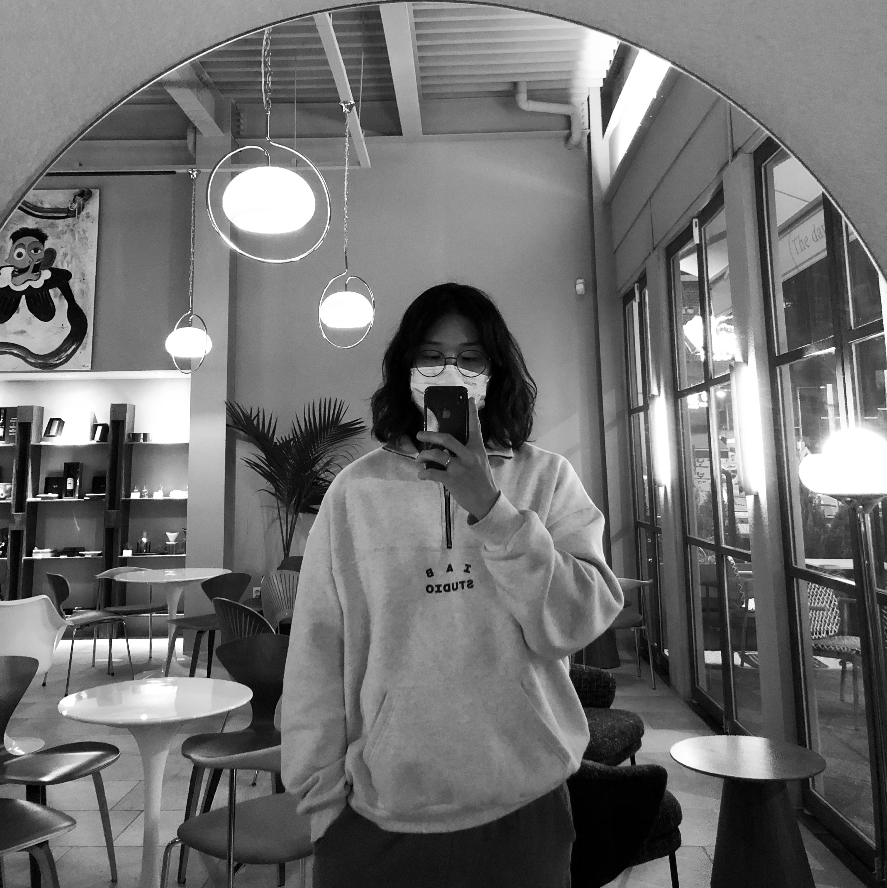 IAB Studio Half Zip Pullover Light Gray 착용 스타일